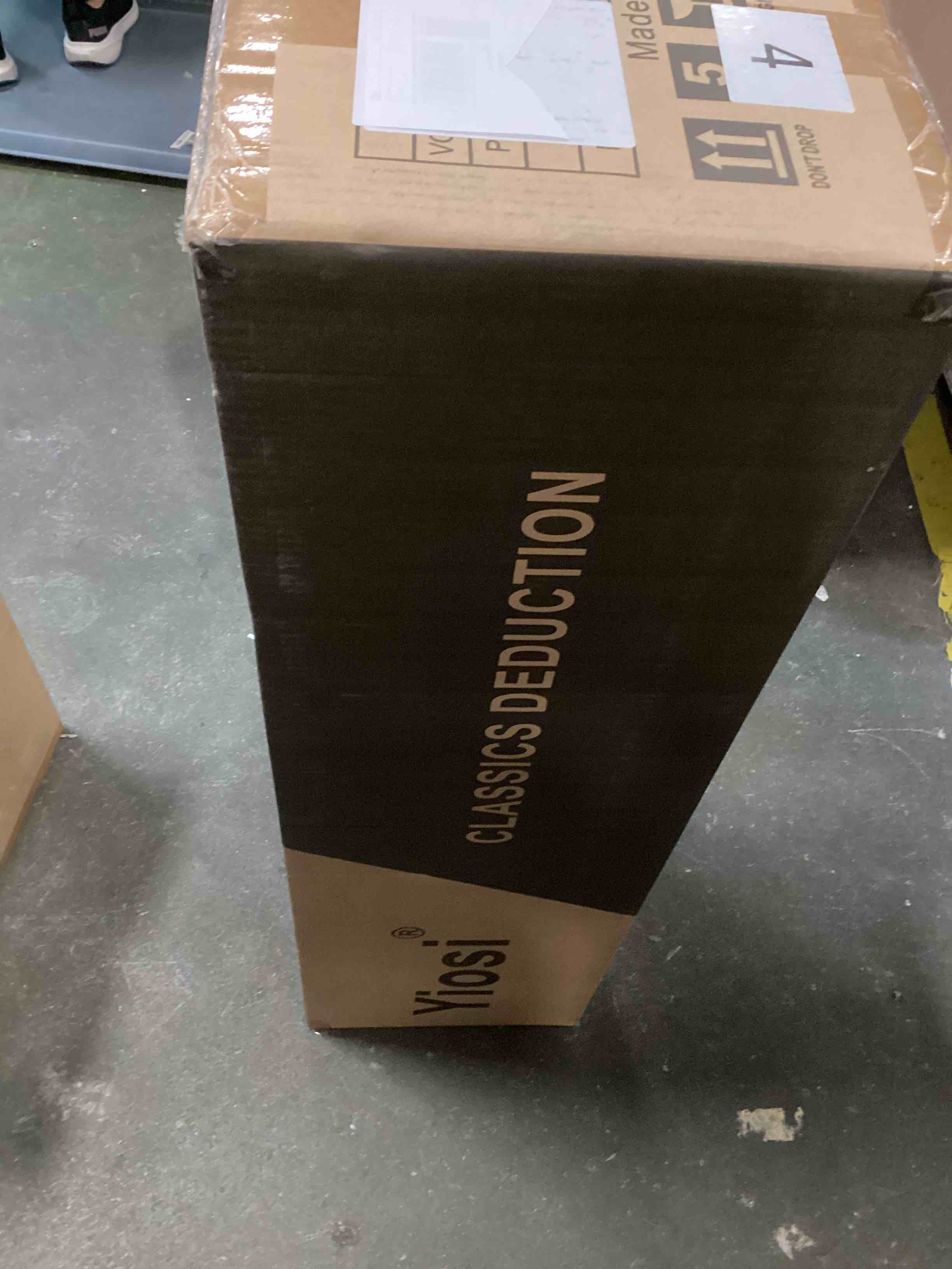 https://s3.amazonaws.com/lotting-images-prod/bidfta/TEA2250809_1746556615588.jpeg