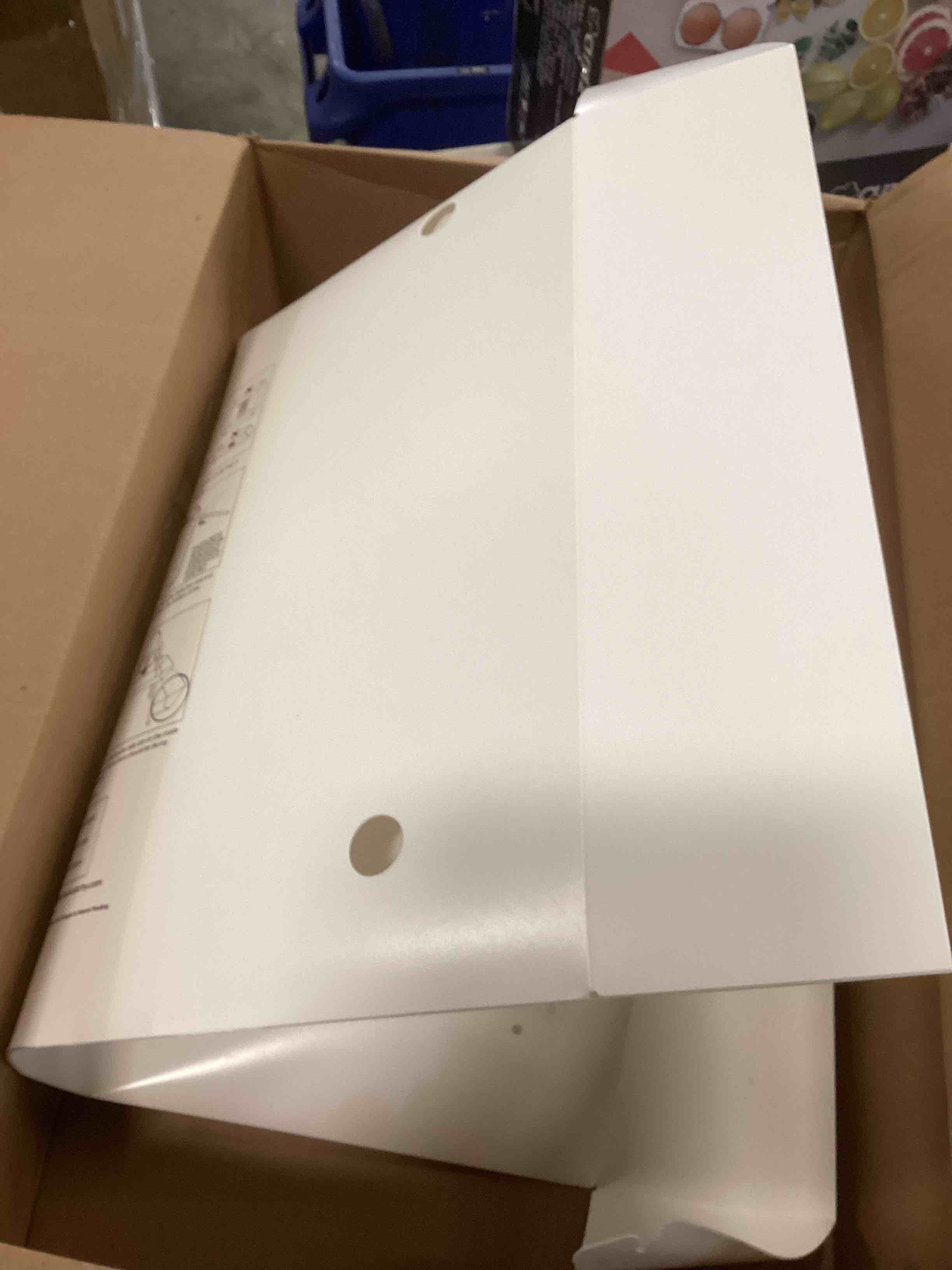 https://s3.amazonaws.com/lotting-images-prod/bidfta/TEA2250988_1746634447302.jpeg