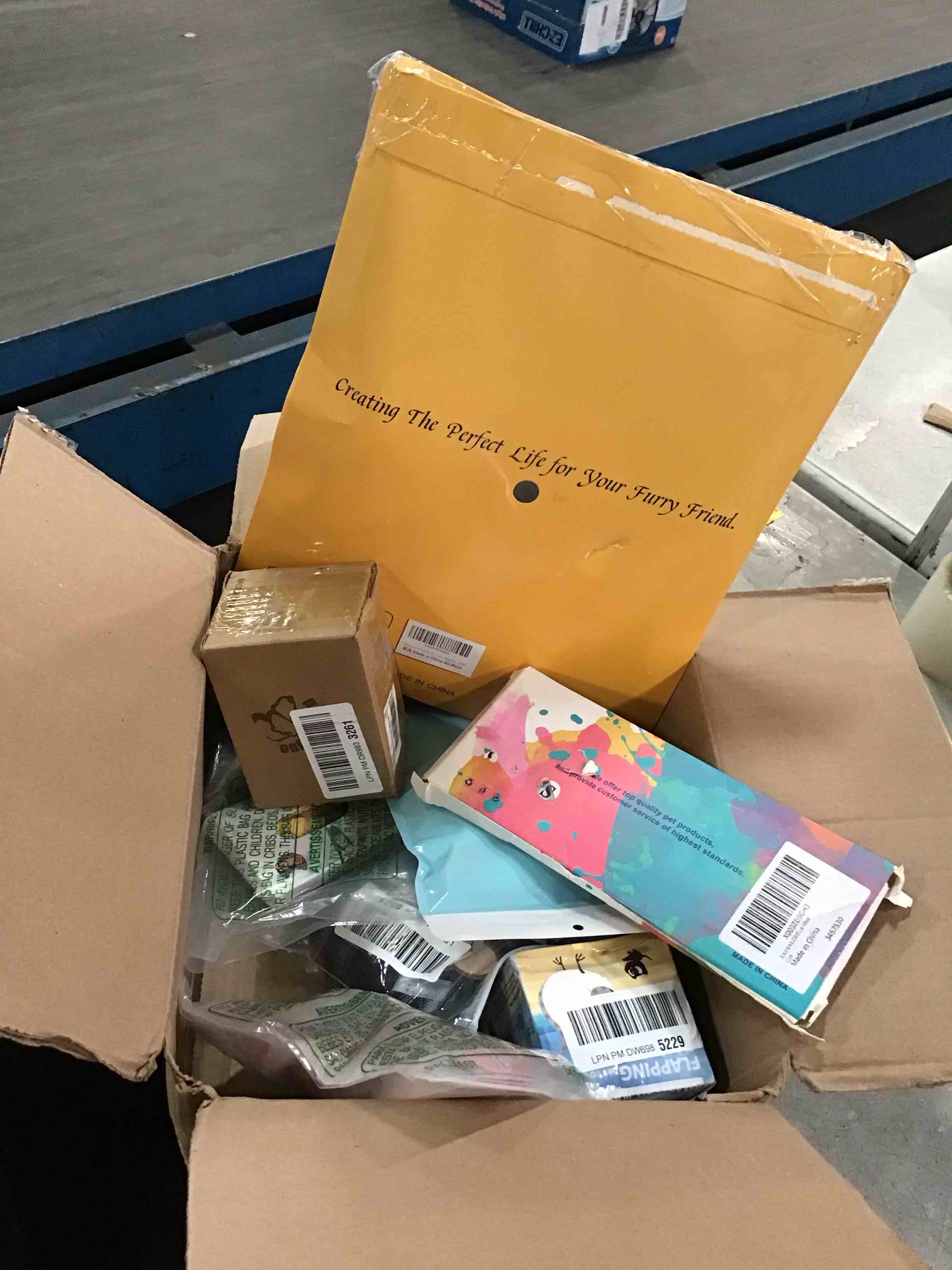 https://s3.amazonaws.com/lotting-images-prod/bidfta/TEA2251381_1744893399052.jpeg