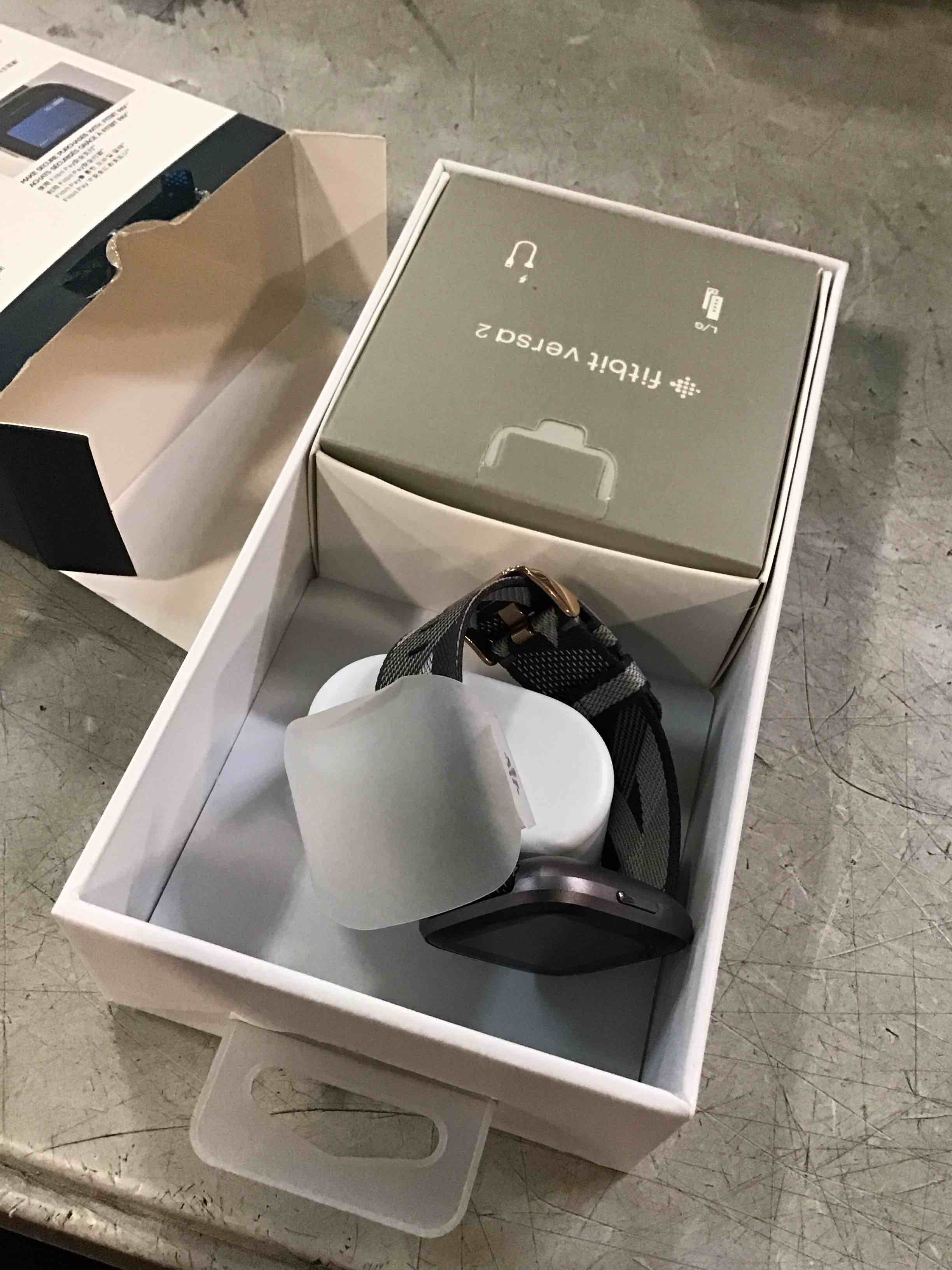 https://s3.amazonaws.com/lotting-images-prod/bidfta/TEA2252201_1745332213312.jpeg
