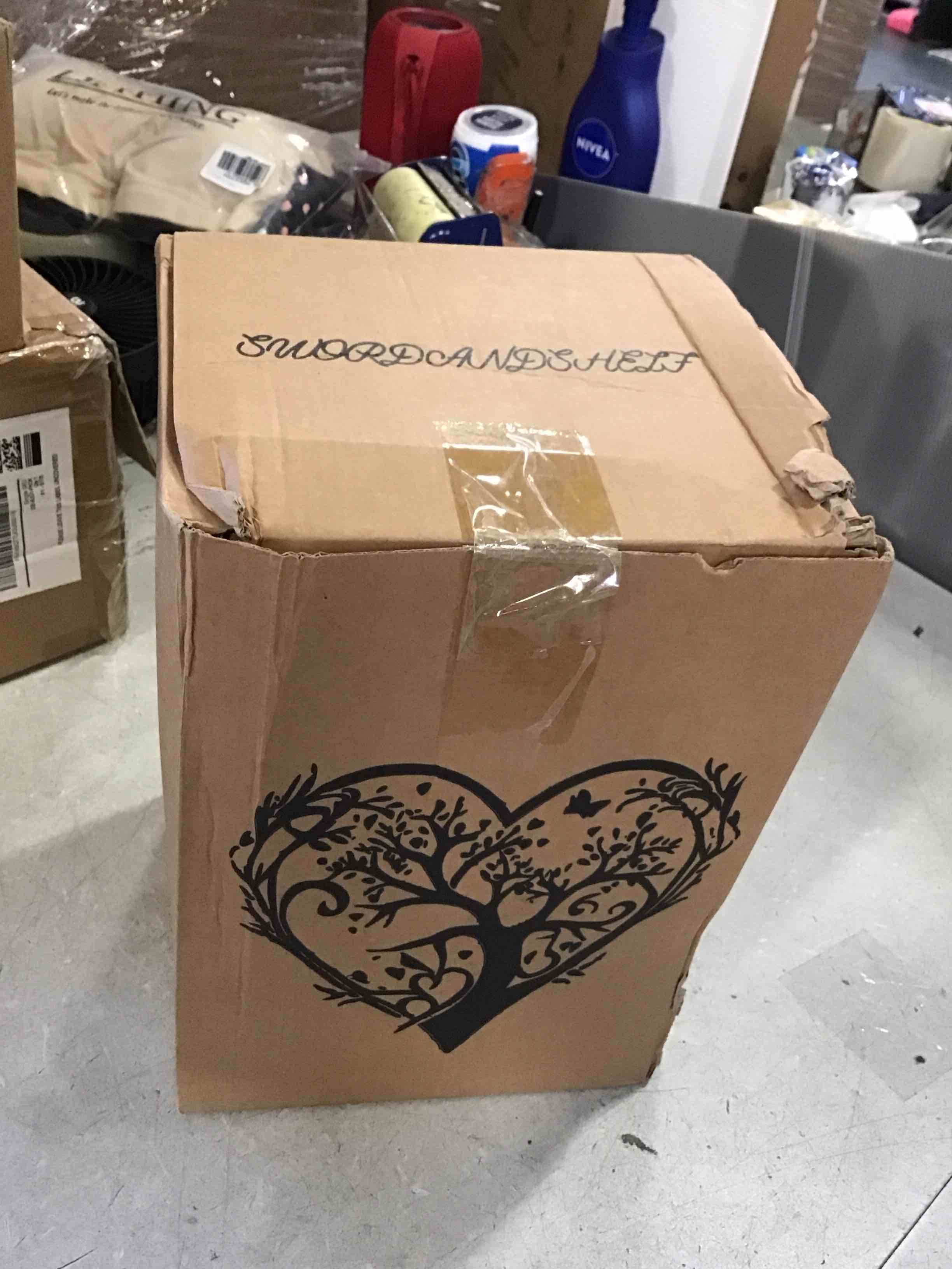 https://s3.amazonaws.com/lotting-images-prod/bidfta/TEA2252464_1745427971814.jpeg