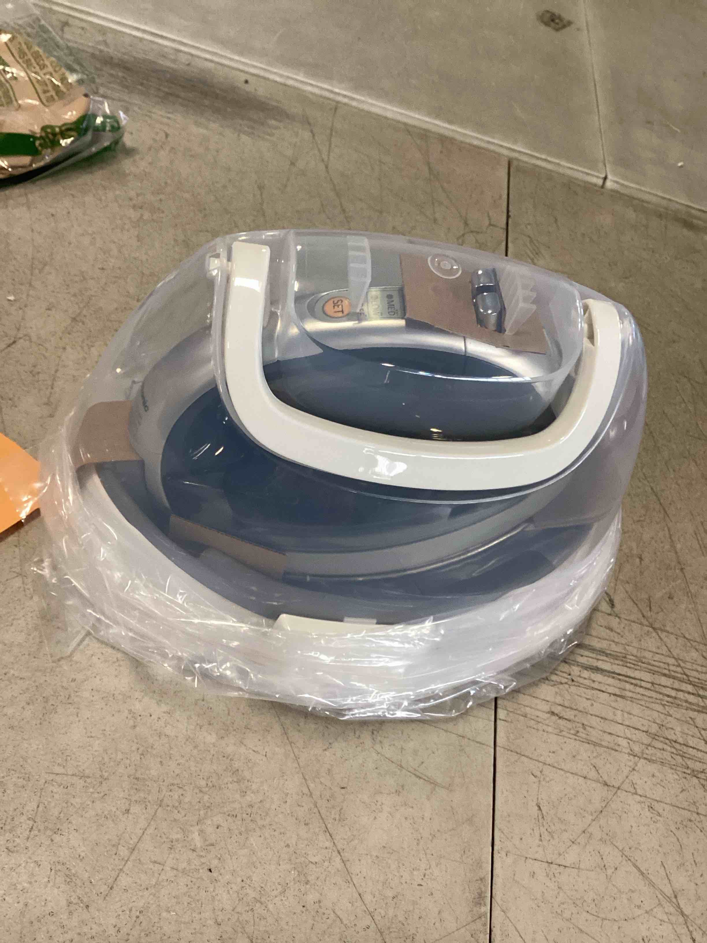 https://s3.amazonaws.com/lotting-images-prod/bidfta/TEA2253243_1746104445031.jpeg