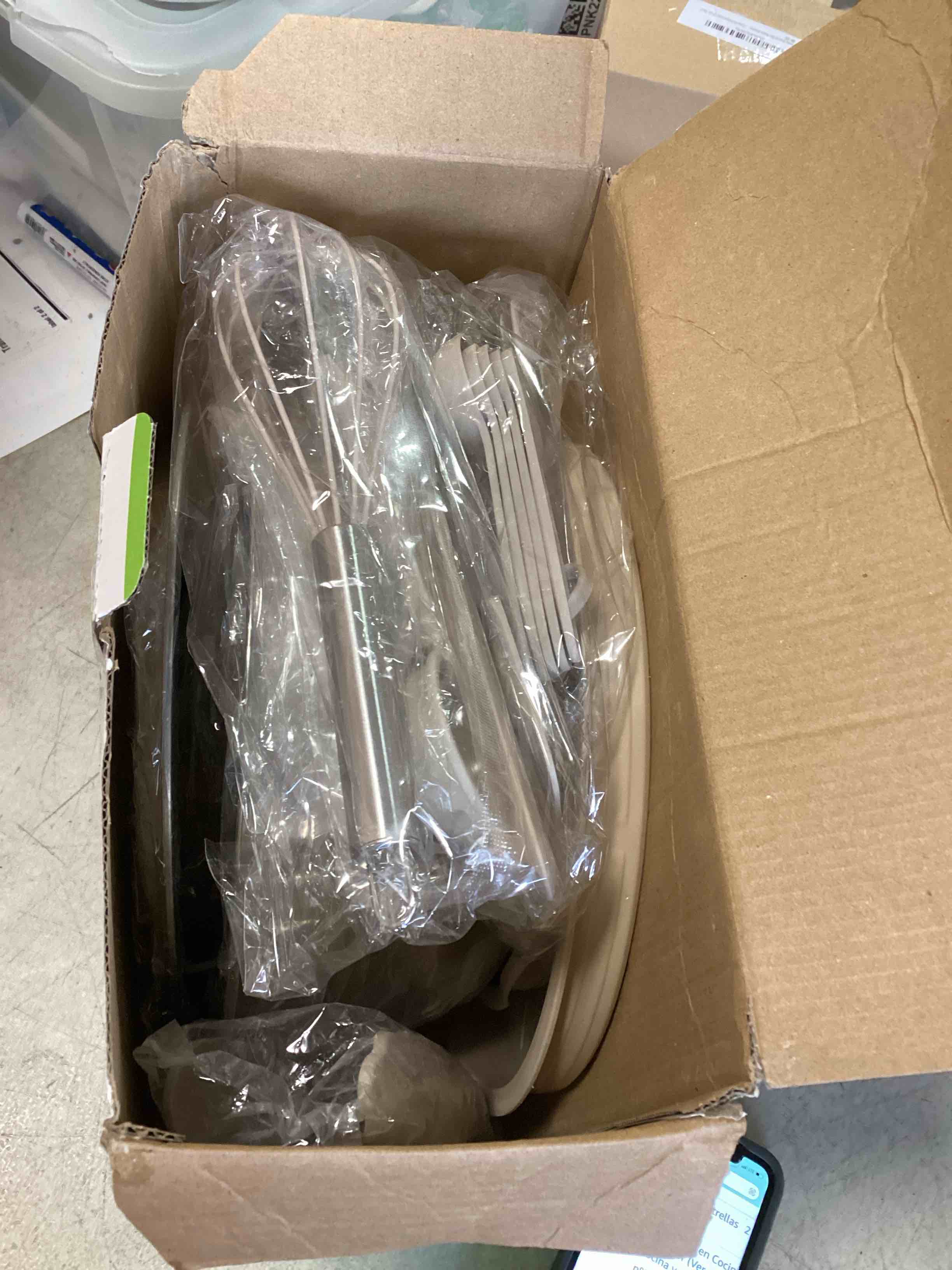 https://s3.amazonaws.com/lotting-images-prod/bidfta/TEA2253389_1746128277787.jpeg