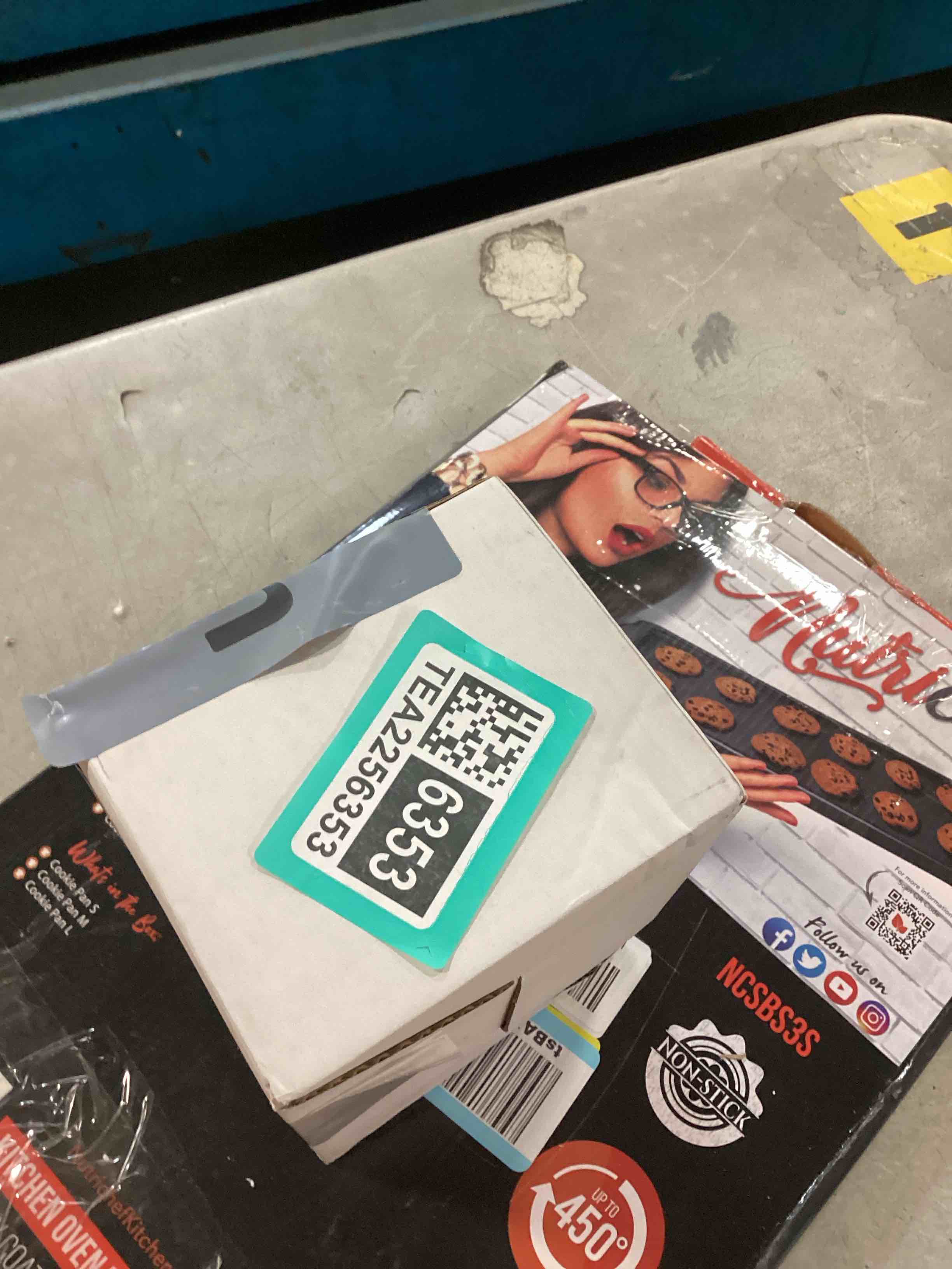 https://s3.amazonaws.com/lotting-images-prod/bidfta/TEA2256353_1745496484365.jpeg