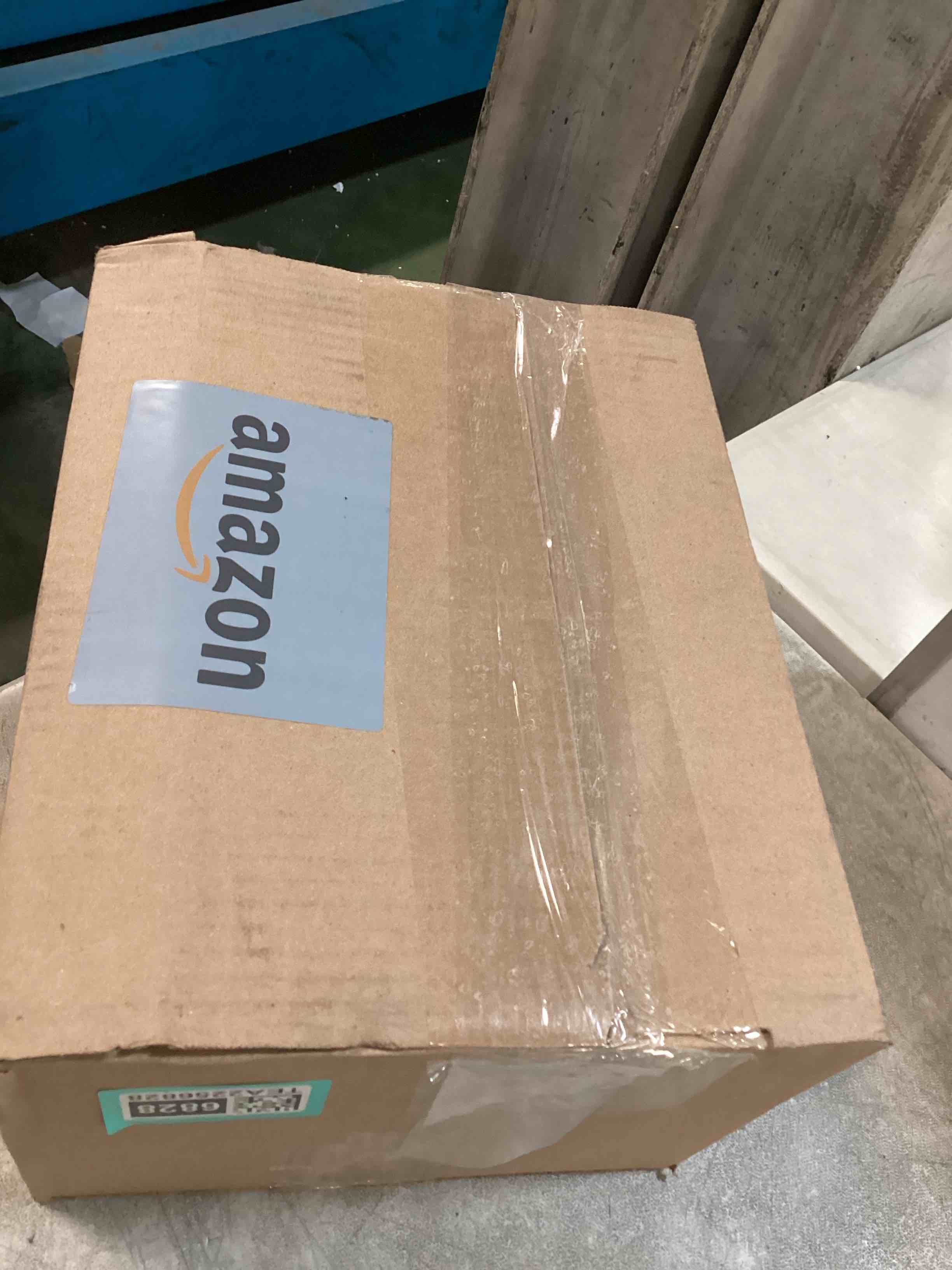 https://s3.amazonaws.com/lotting-images-prod/bidfta/TEA2256828_1746193129733.jpeg