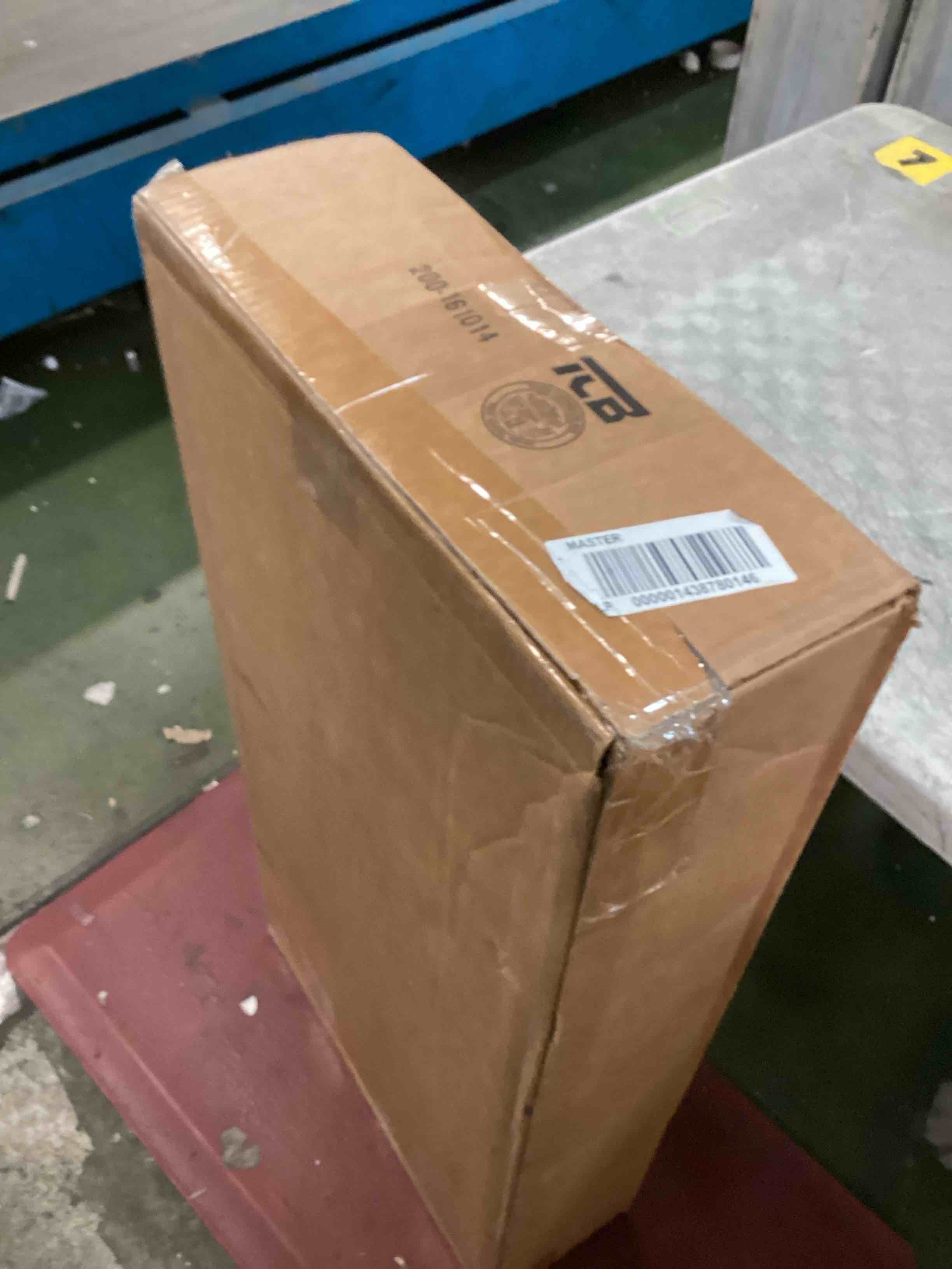 https://s3.amazonaws.com/lotting-images-prod/bidfta/TEA2256912_1746202827365.jpeg