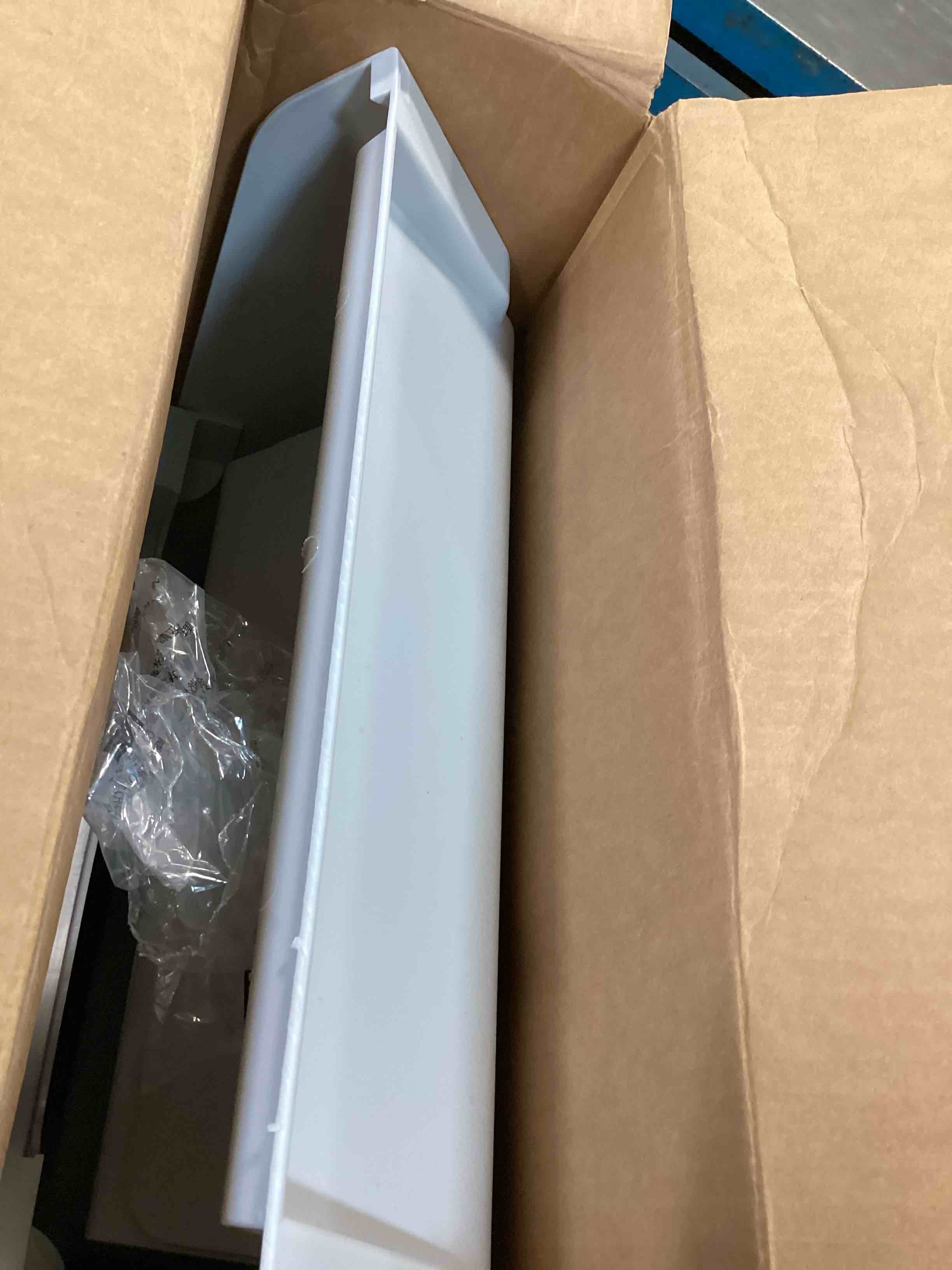 https://s3.amazonaws.com/lotting-images-prod/bidfta/TEA2256912_1746202841004.jpeg