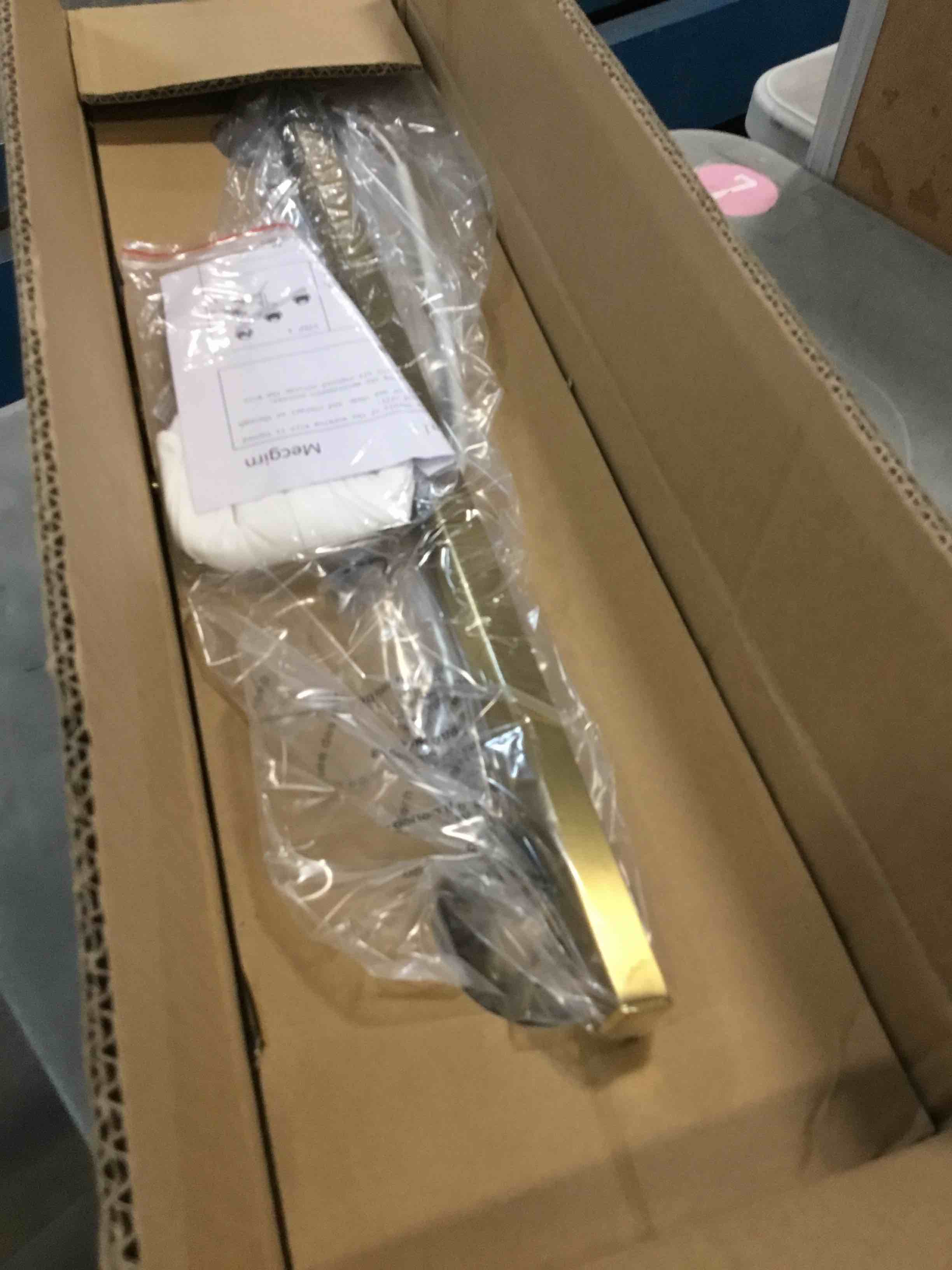 https://s3.amazonaws.com/lotting-images-prod/bidfta/TEA2257800_1744722729229.jpeg