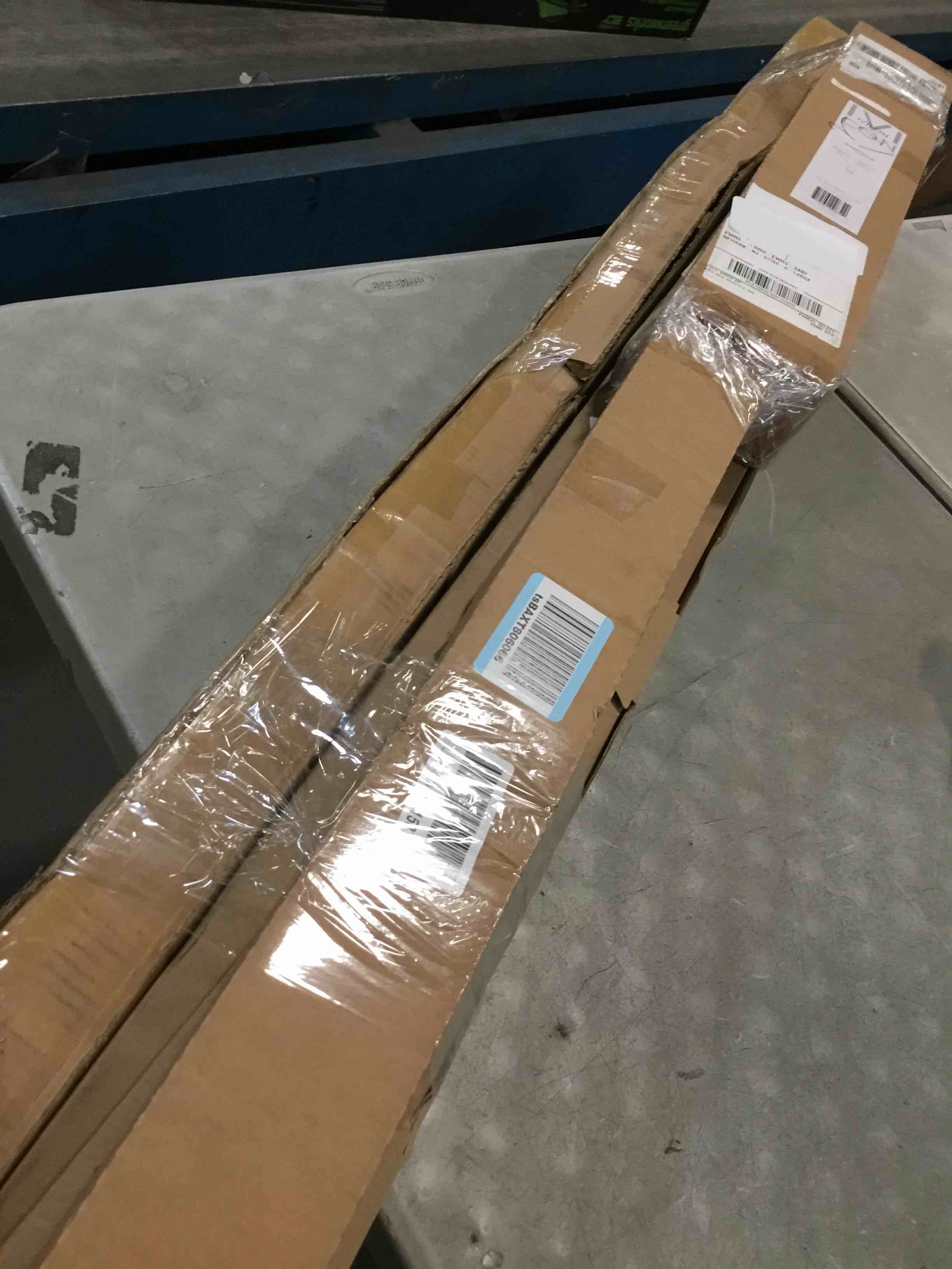 https://s3.amazonaws.com/lotting-images-prod/bidfta/TEA2258407_1744980901609.jpeg