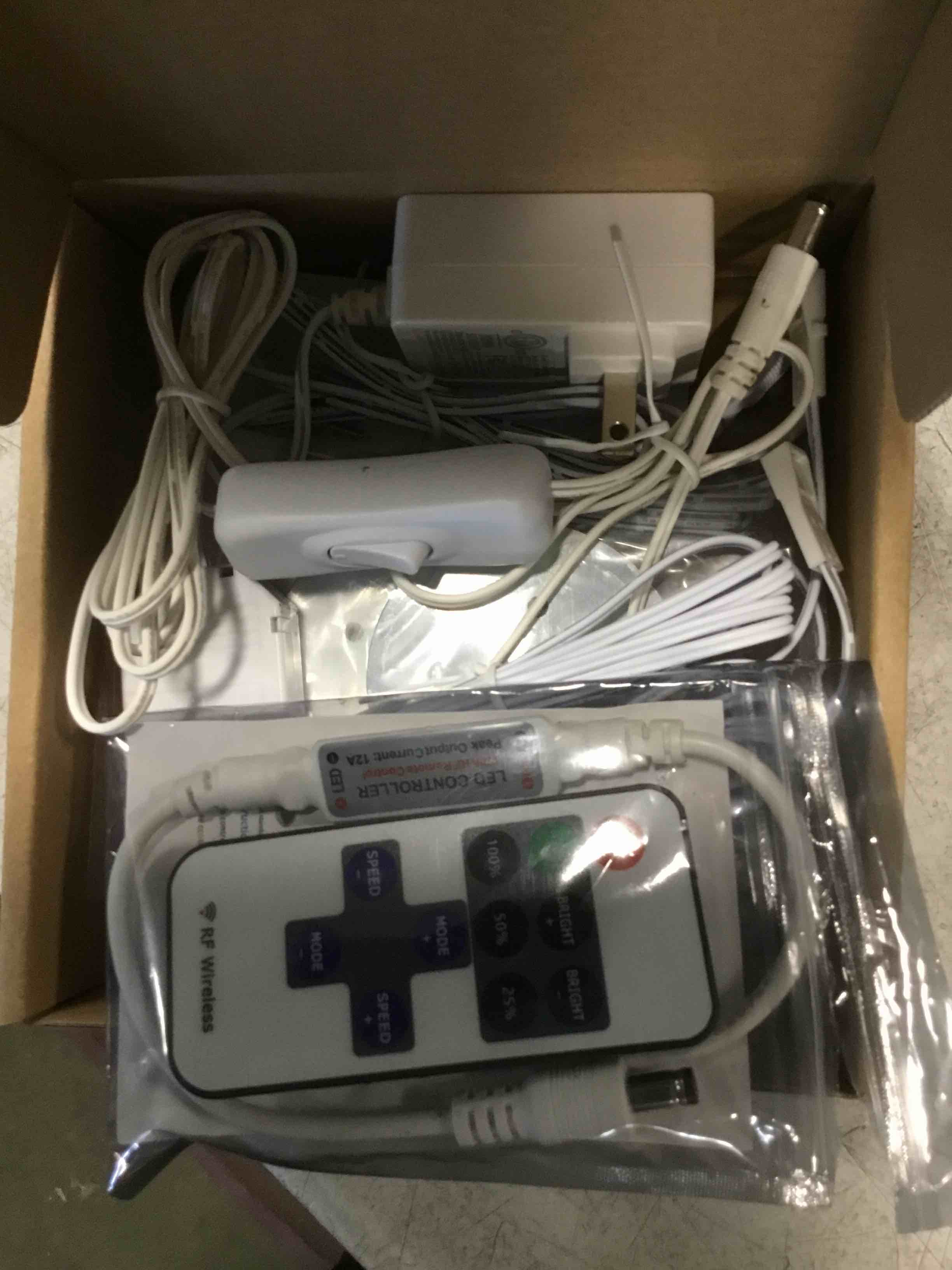 https://s3.amazonaws.com/lotting-images-prod/bidfta/TEA2259120_1745861503357.jpeg
