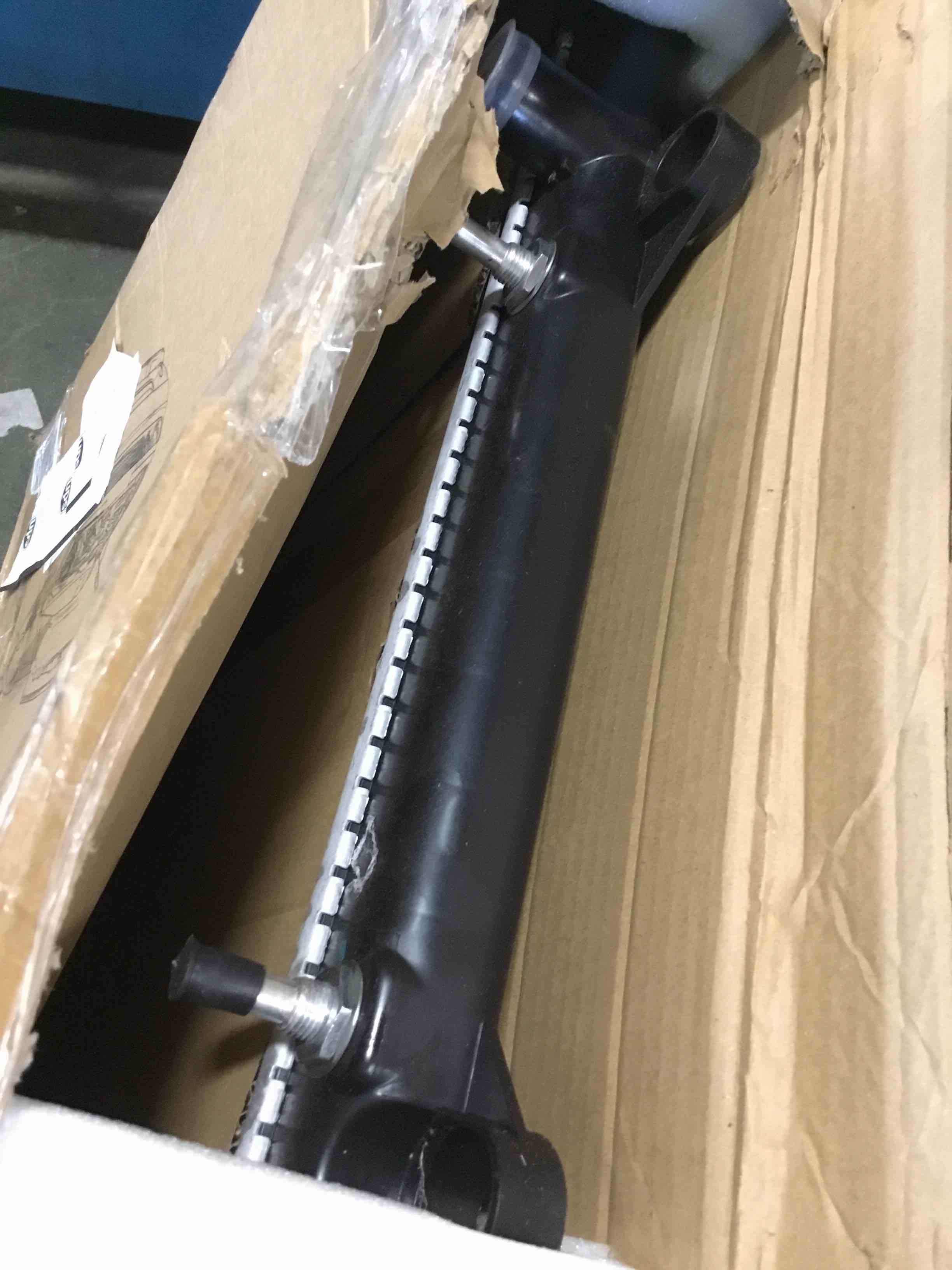 Nilight Radiator for Toyota 4Runner 2003 2004 2005 2006 2007 2008 2009, FJ Cruiser V6 4.0L 2007 2008 2009 2010 2011 2012 2013 2014 with Transmission Oil Cooler Replace# 1640031461