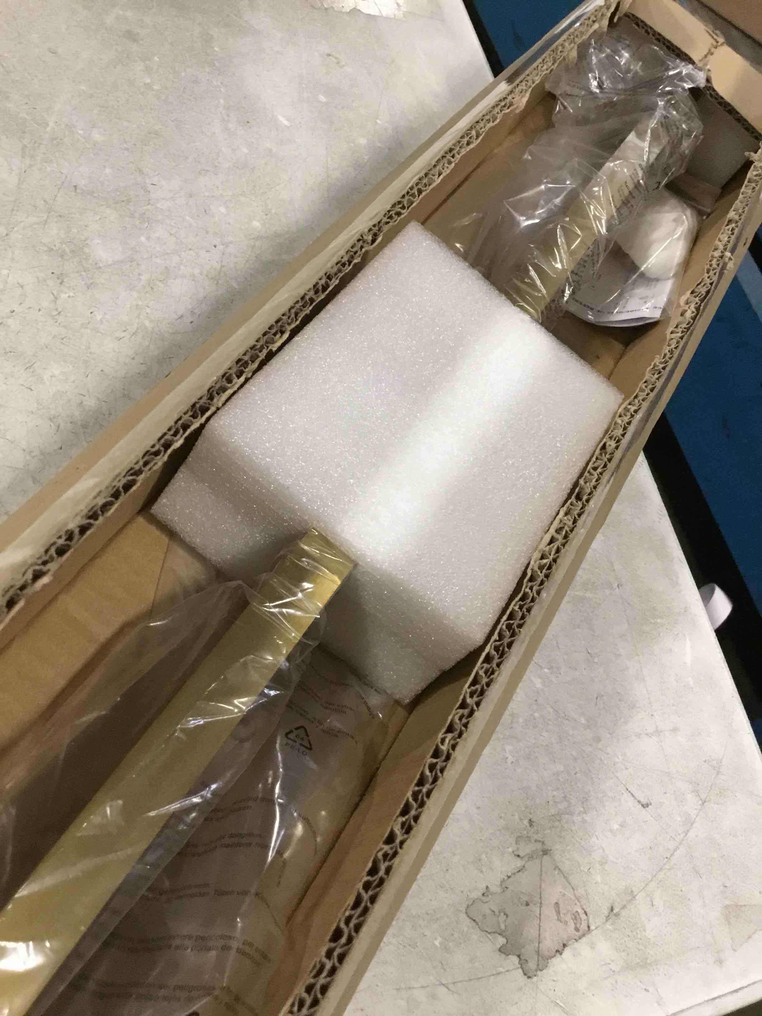 https://s3.amazonaws.com/lotting-images-prod/bidfta/TEA2259608_1746115518379.jpeg