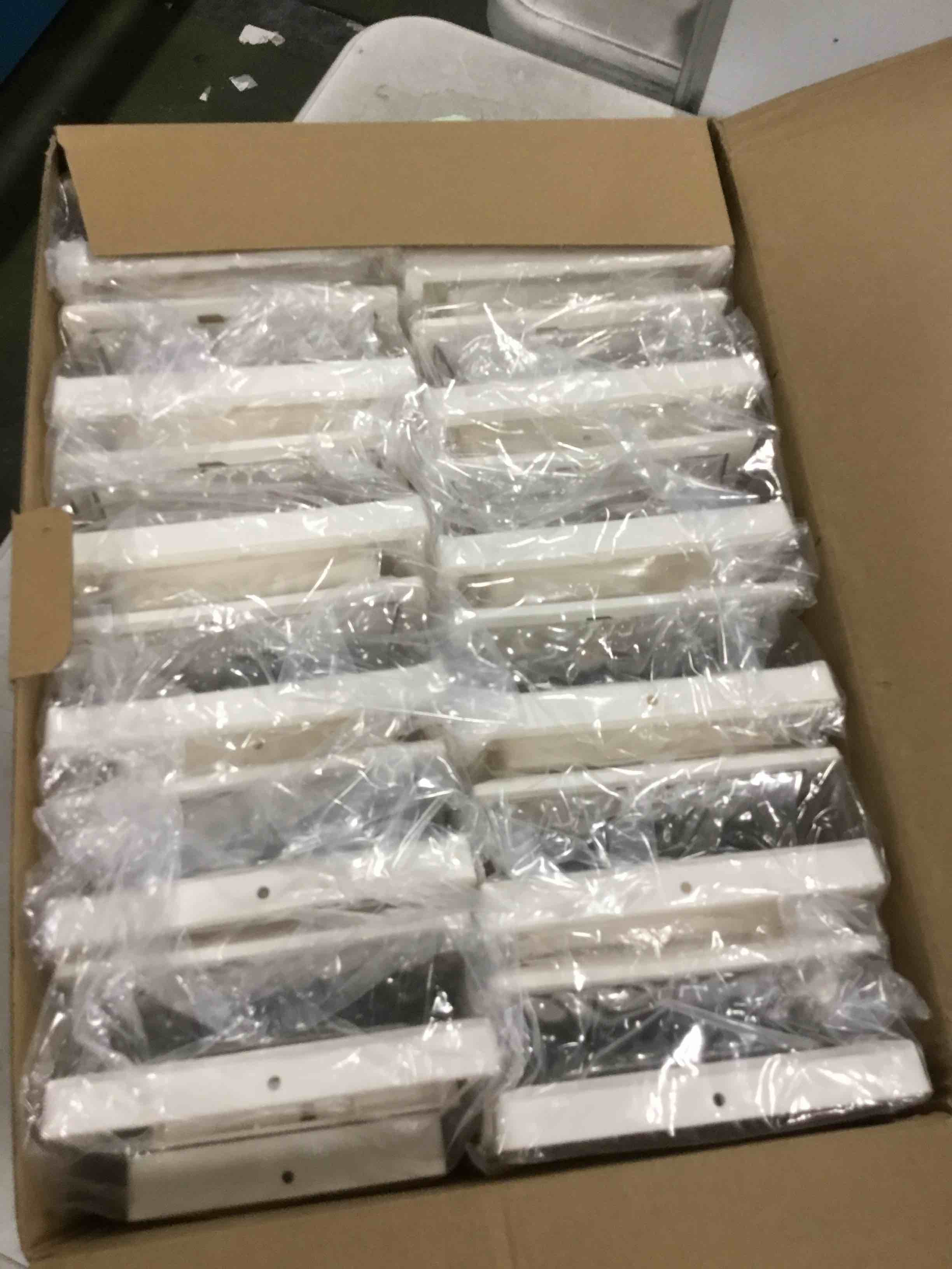 https://s3.amazonaws.com/lotting-images-prod/bidfta/TEA2259719_1746189192446.jpeg