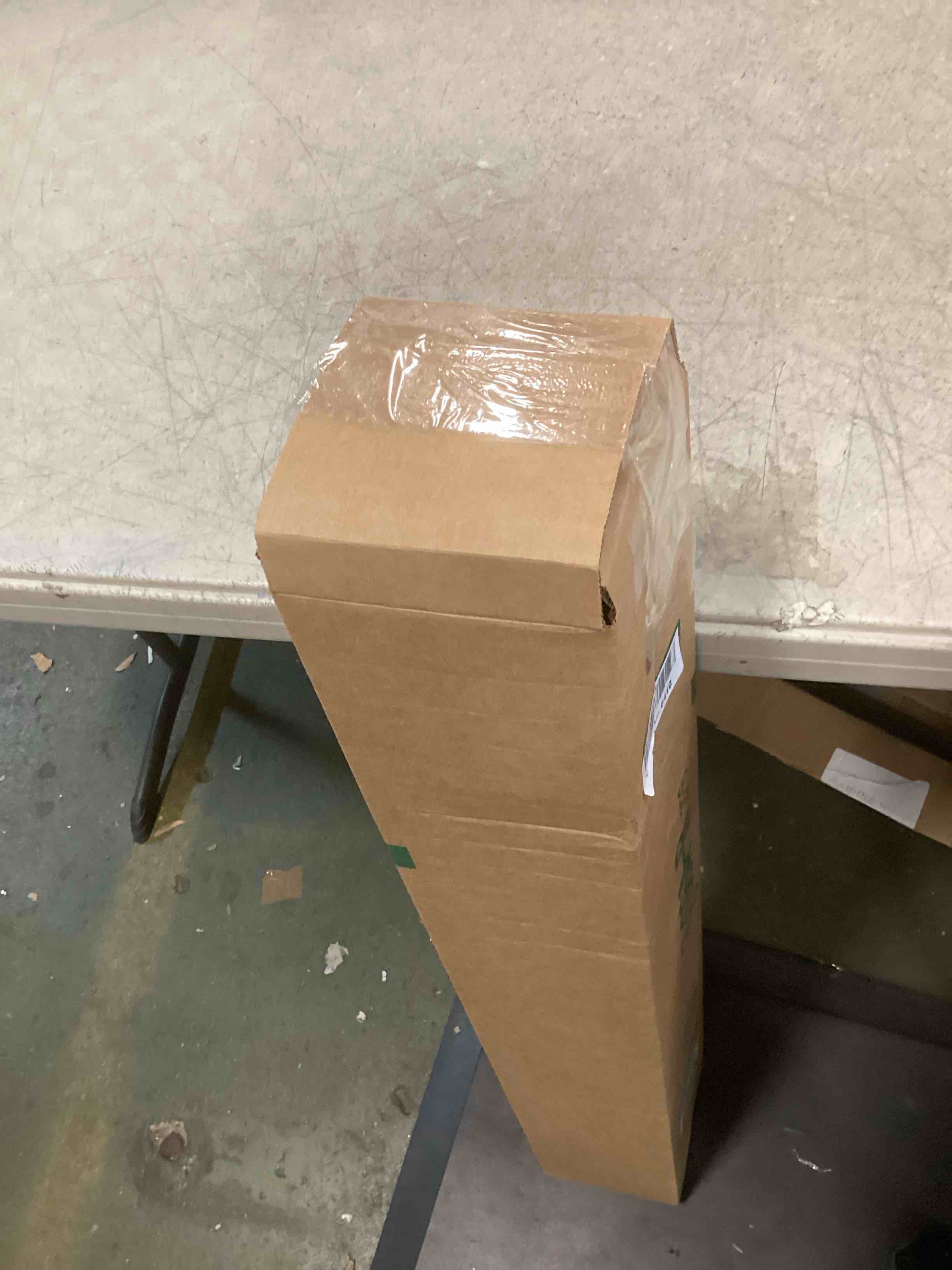 https://s3.amazonaws.com/lotting-images-prod/bidfta/TEA2260881_1744833096528.jpeg