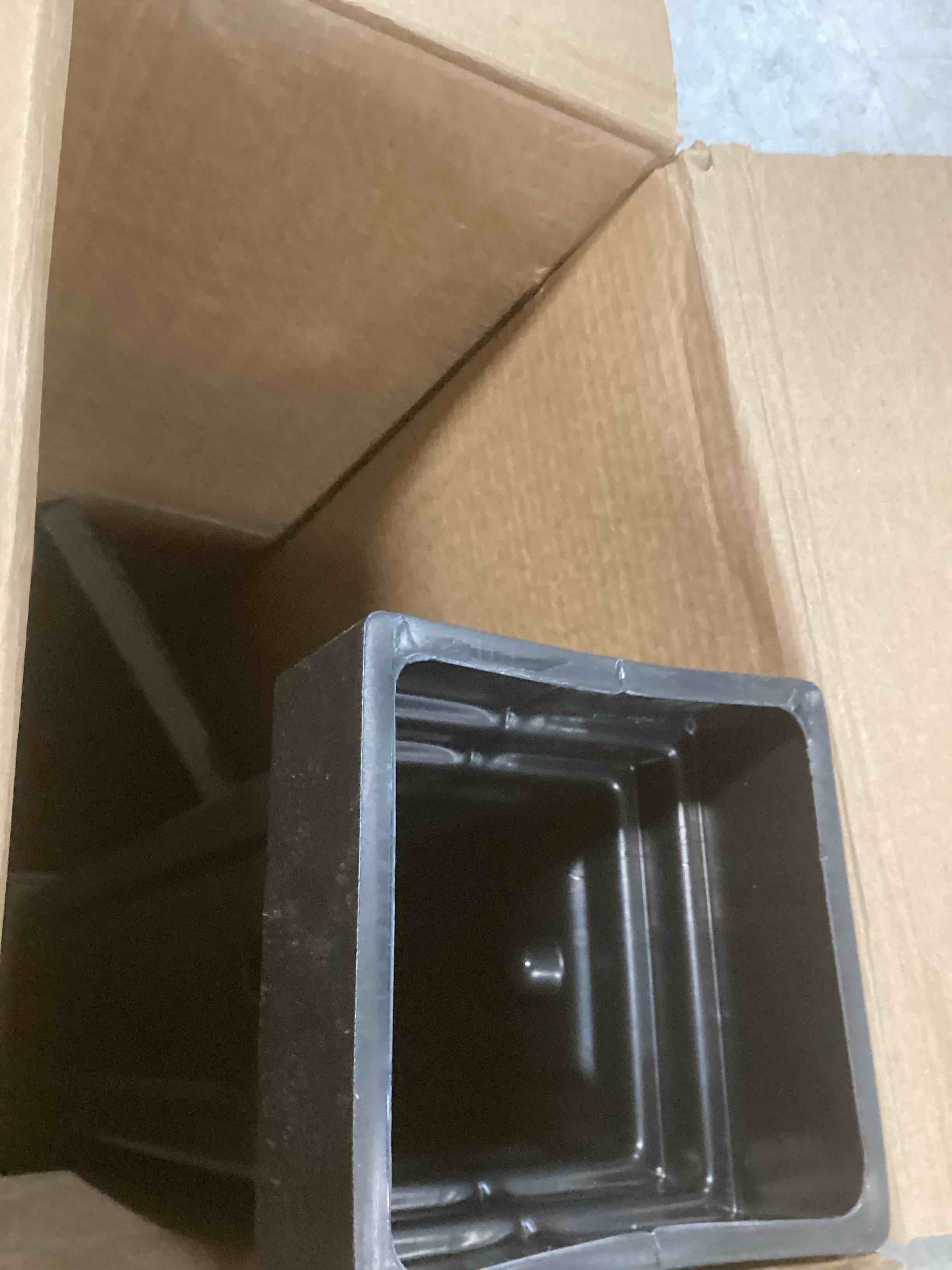 https://s3.amazonaws.com/lotting-images-prod/bidfta/TEA2261015_1744904342280.jpeg