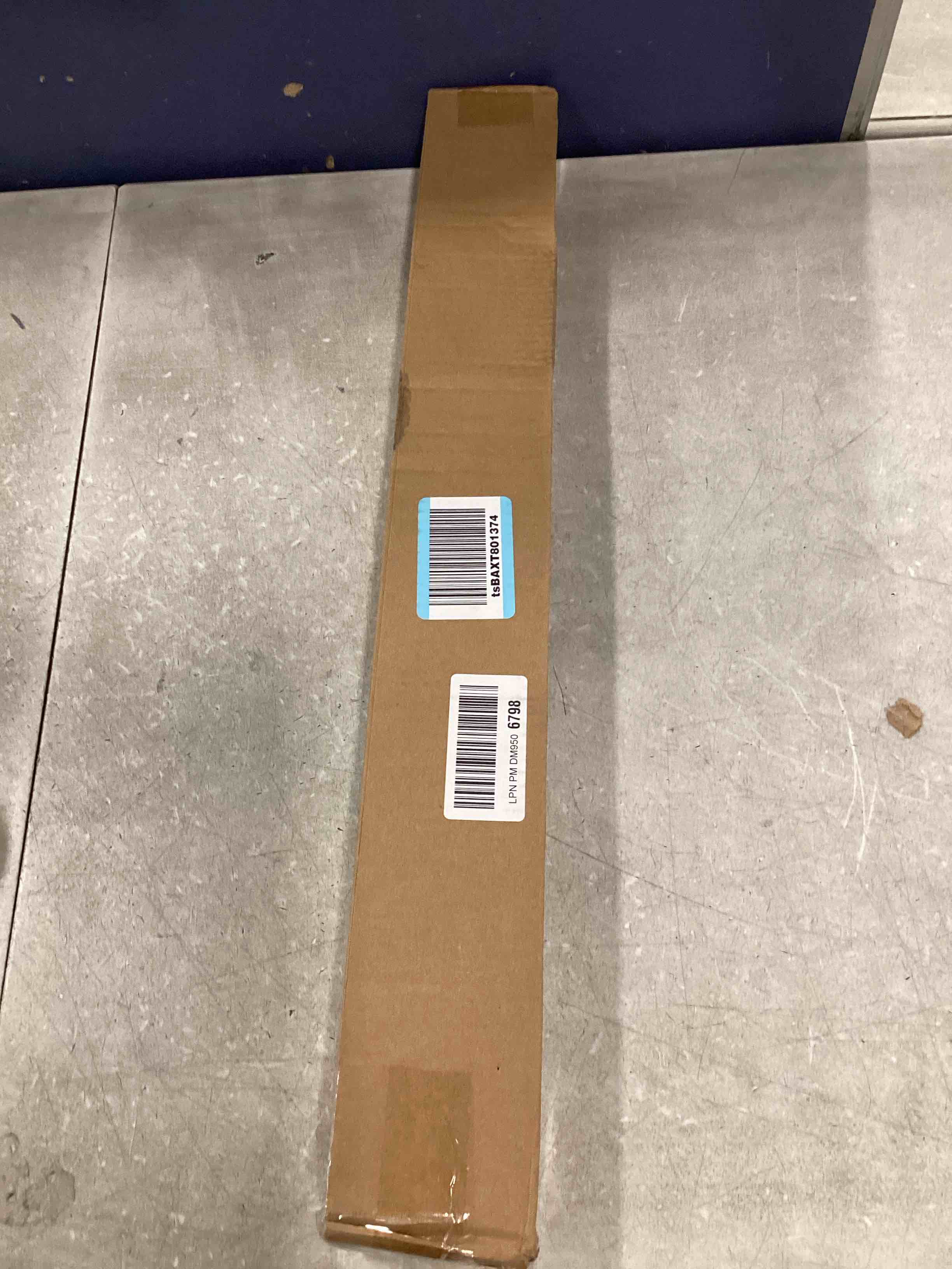 https://s3.amazonaws.com/lotting-images-prod/bidfta/TEA2262882_1746452319427.jpeg