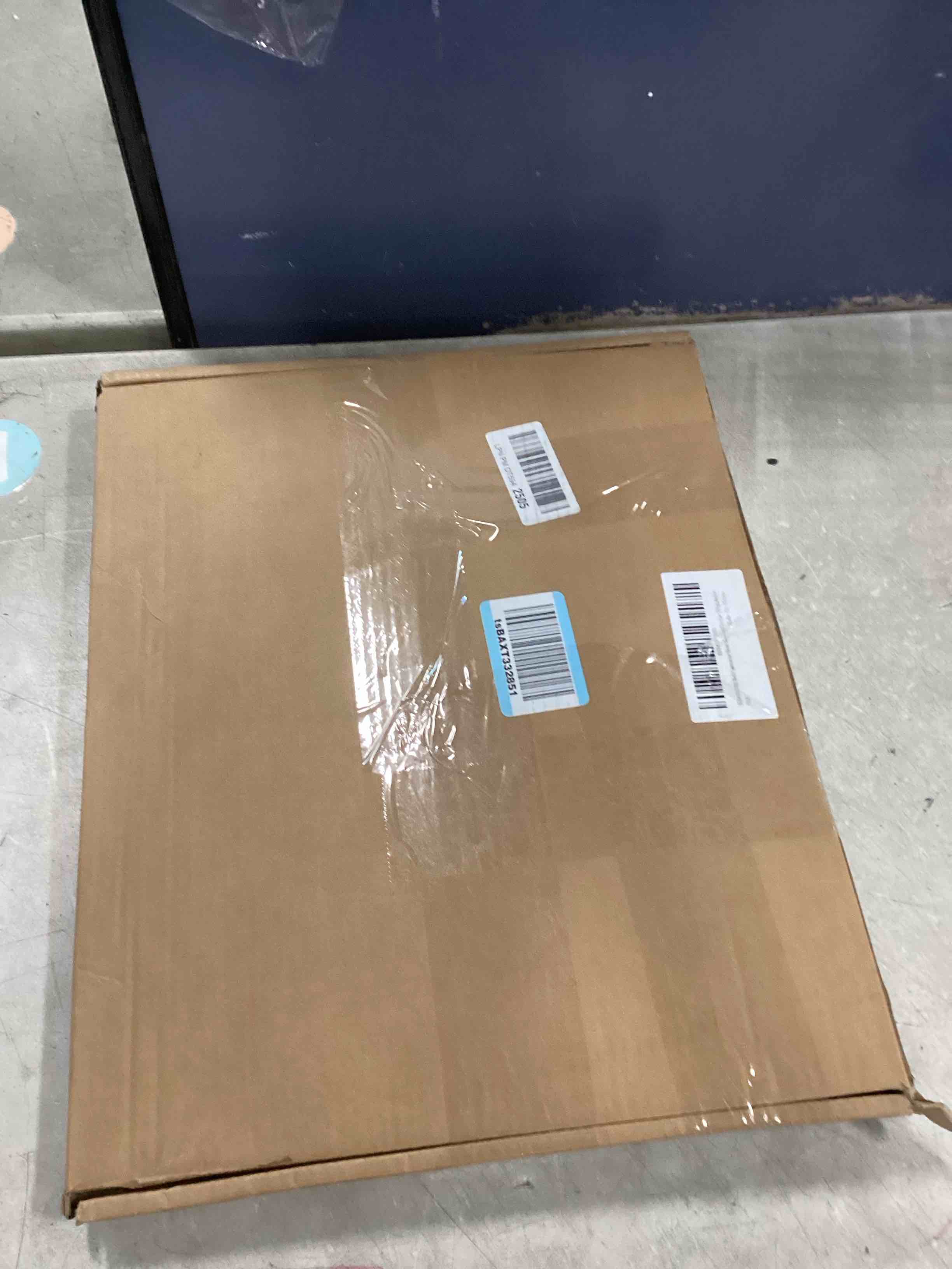 https://s3.amazonaws.com/lotting-images-prod/bidfta/TEA2263003_1744117007653.jpeg