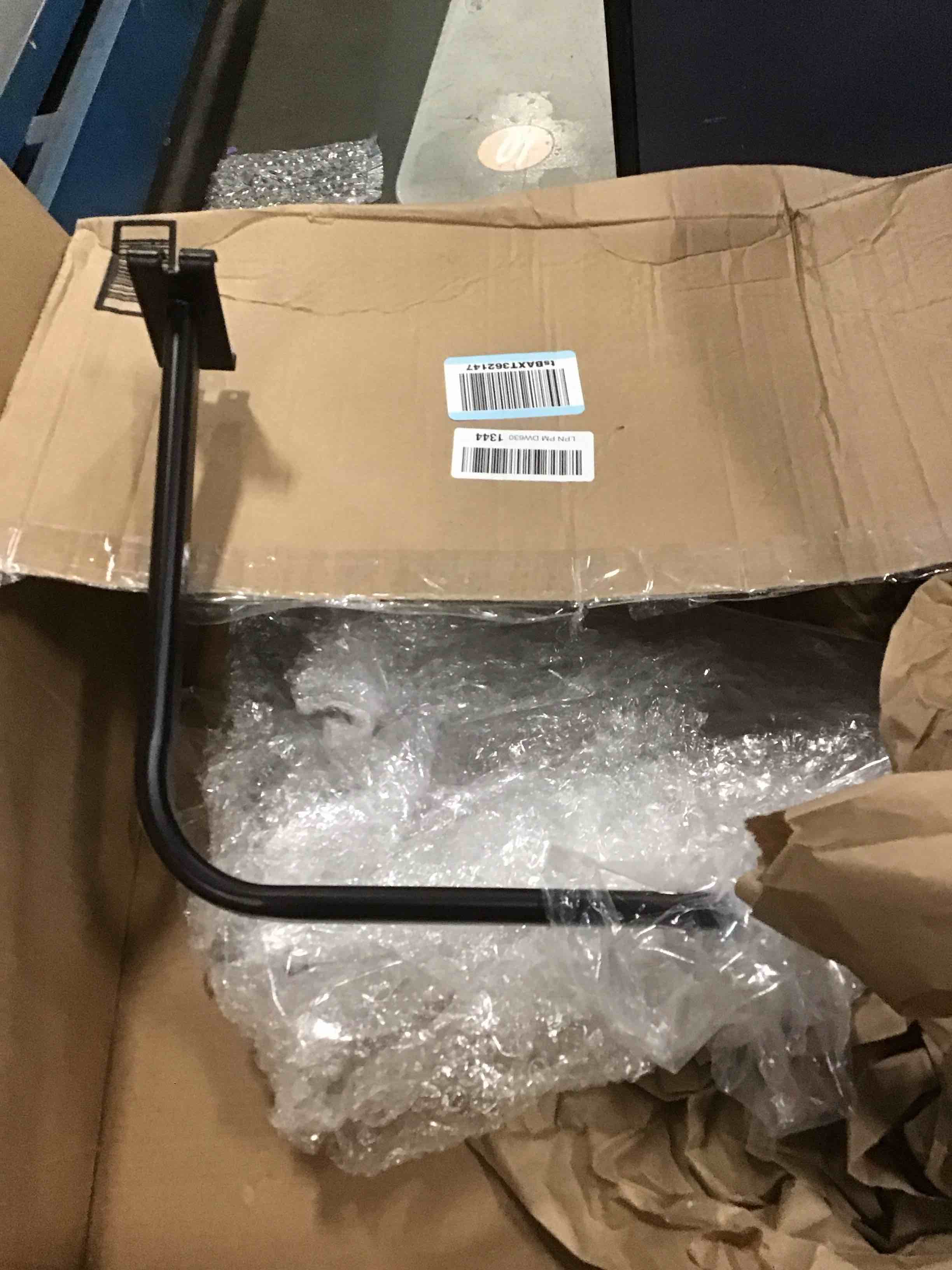 https://s3.amazonaws.com/lotting-images-prod/bidfta/TEA2263444_1744223543780.jpeg