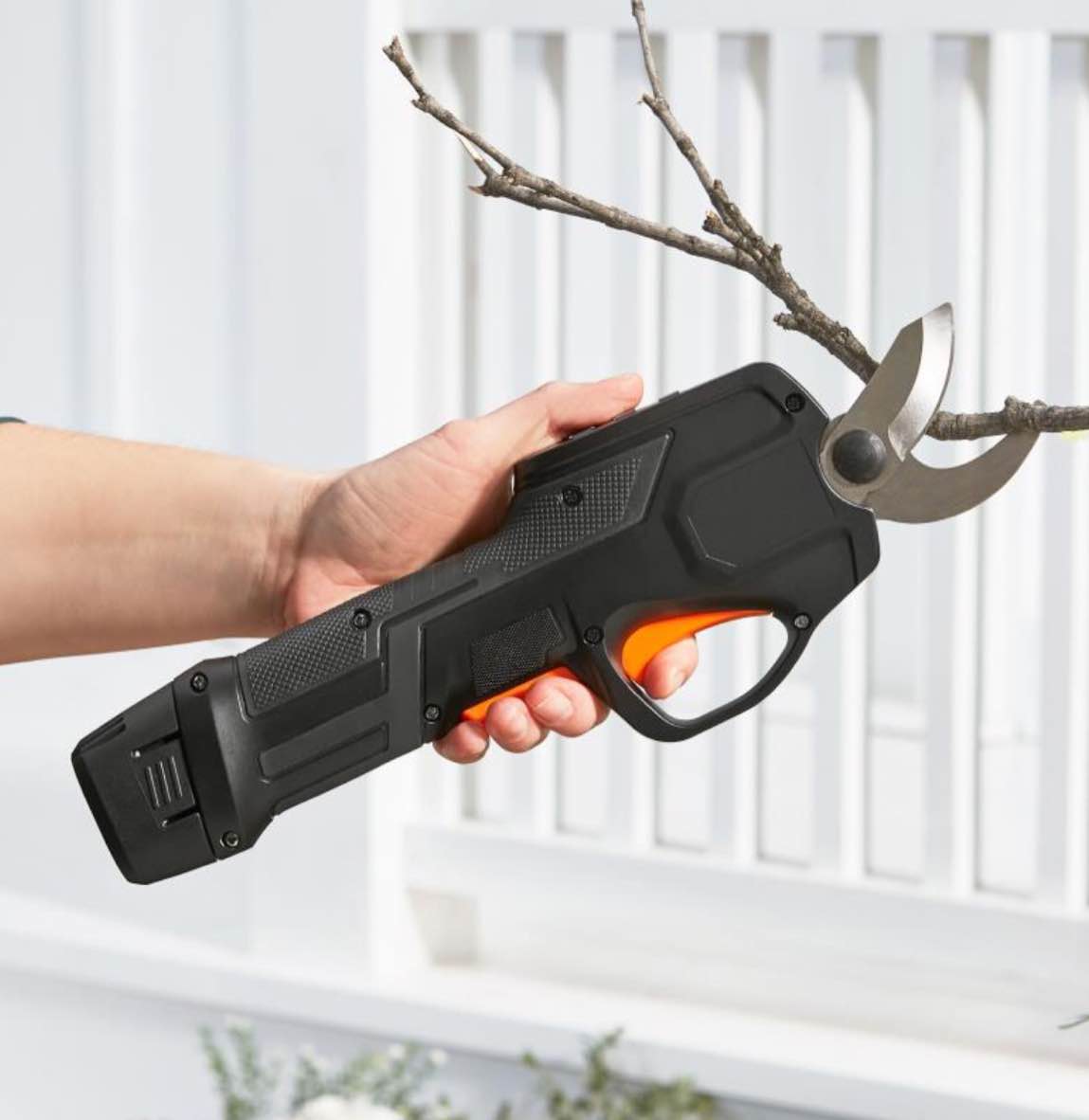 The Best Cordless Pruner
