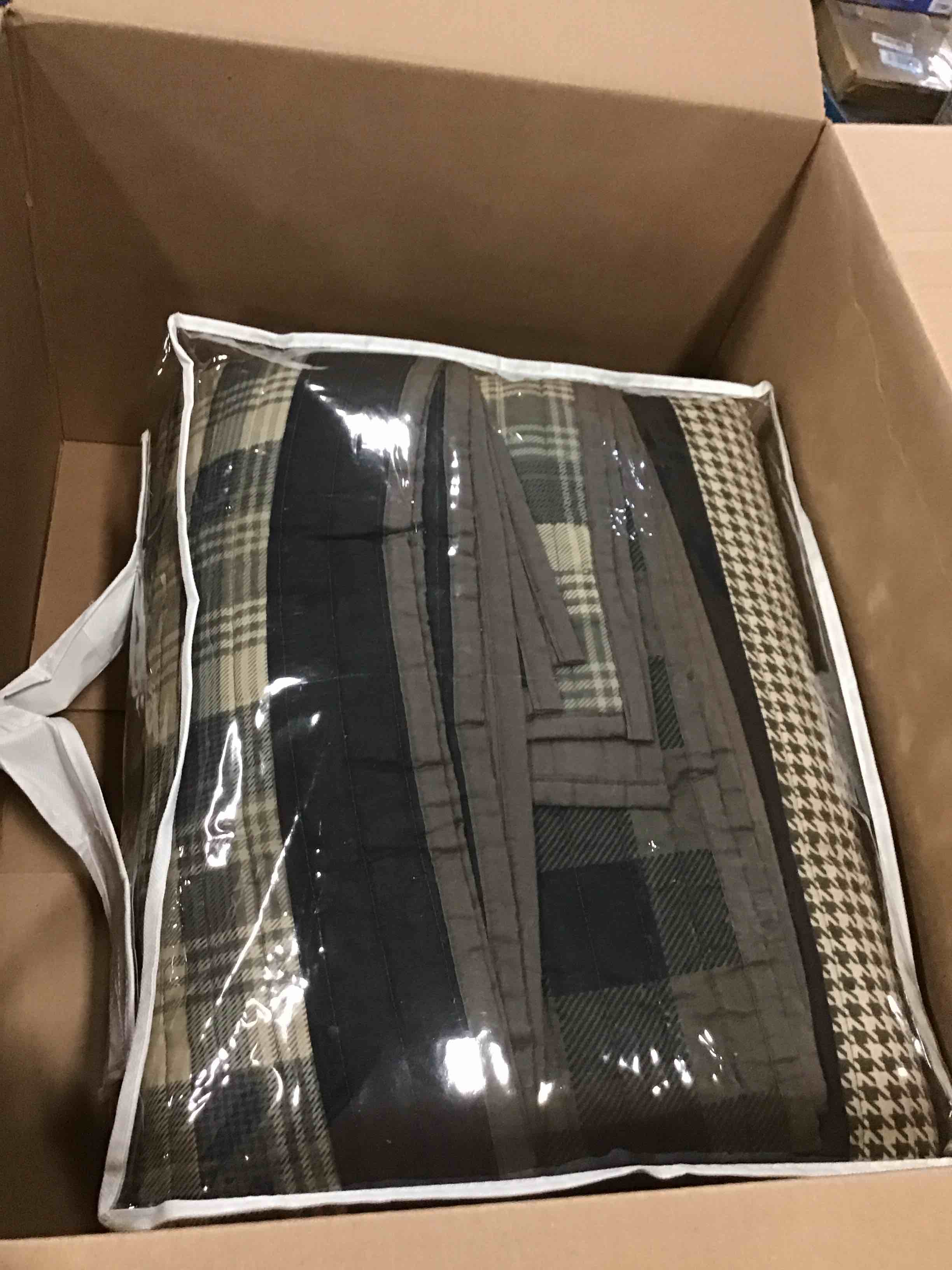 https://s3.amazonaws.com/lotting-images-prod/bidfta/TEA2264978_1745515790821.jpeg