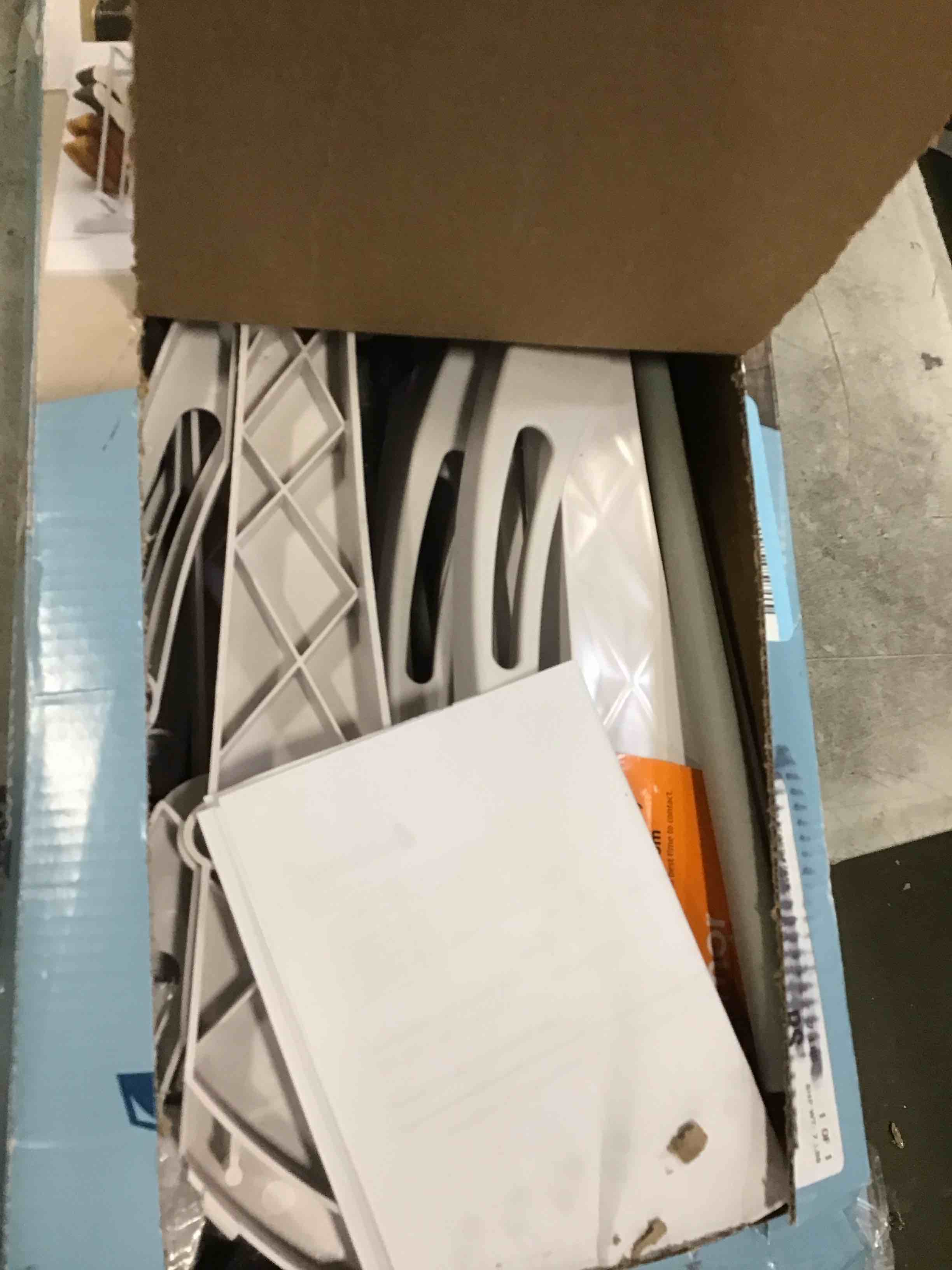 https://s3.amazonaws.com/lotting-images-prod/bidfta/TEA2265826_1746467421469.jpeg