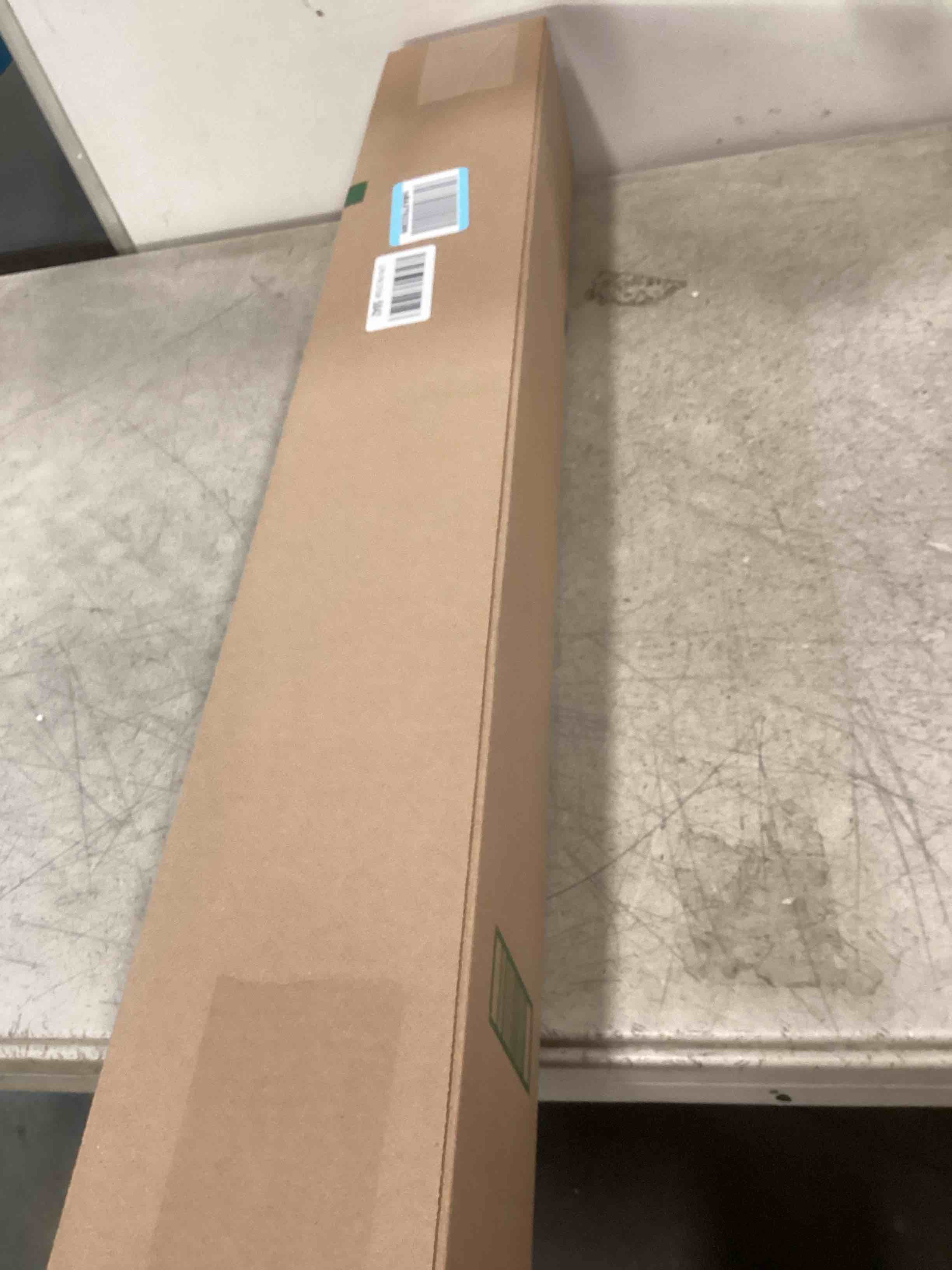 https://s3.amazonaws.com/lotting-images-prod/bidfta/TEA2266532_1744199860187.jpeg