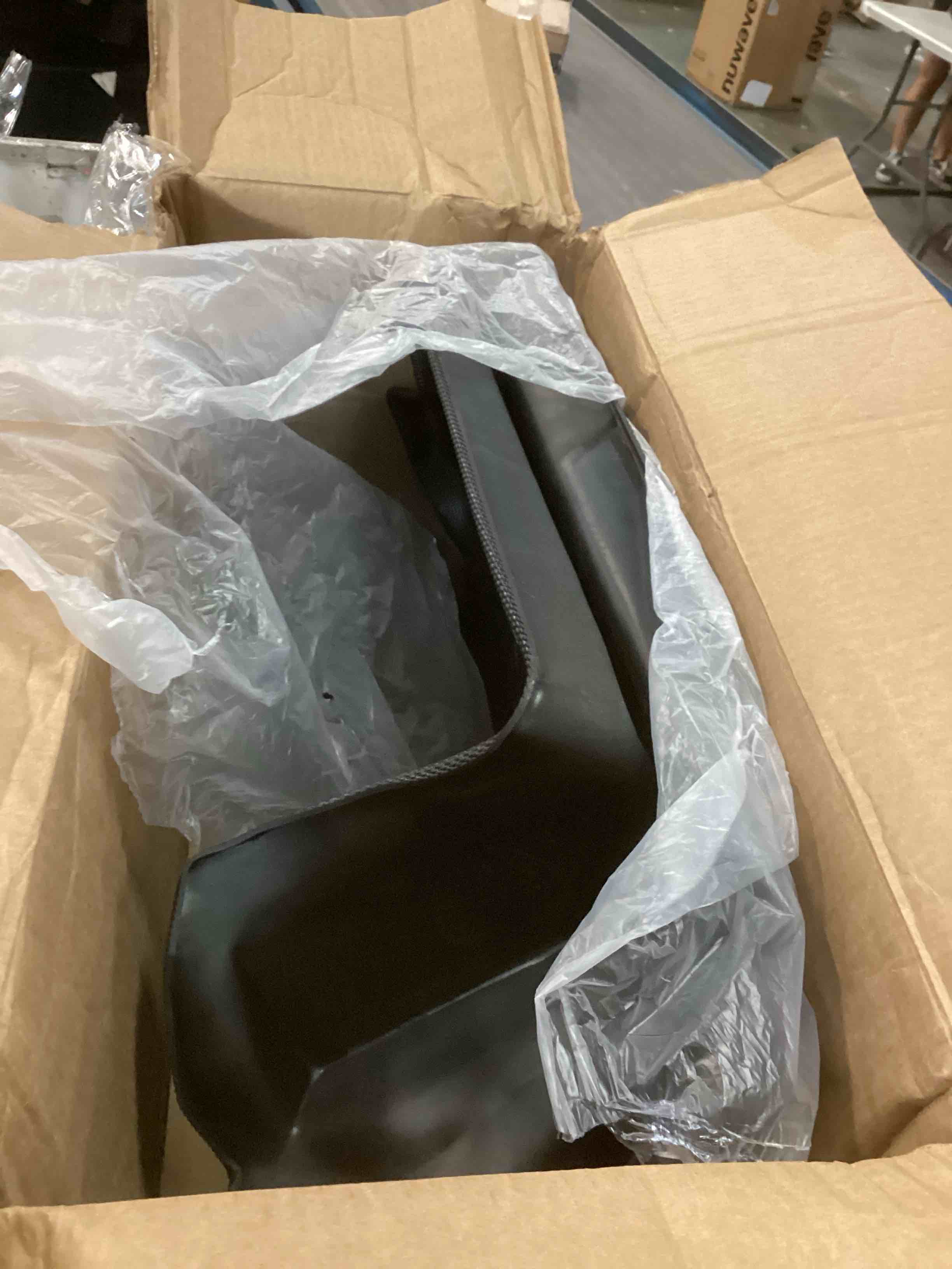 https://s3.amazonaws.com/lotting-images-prod/bidfta/TEA2267896_1744978786350.jpeg