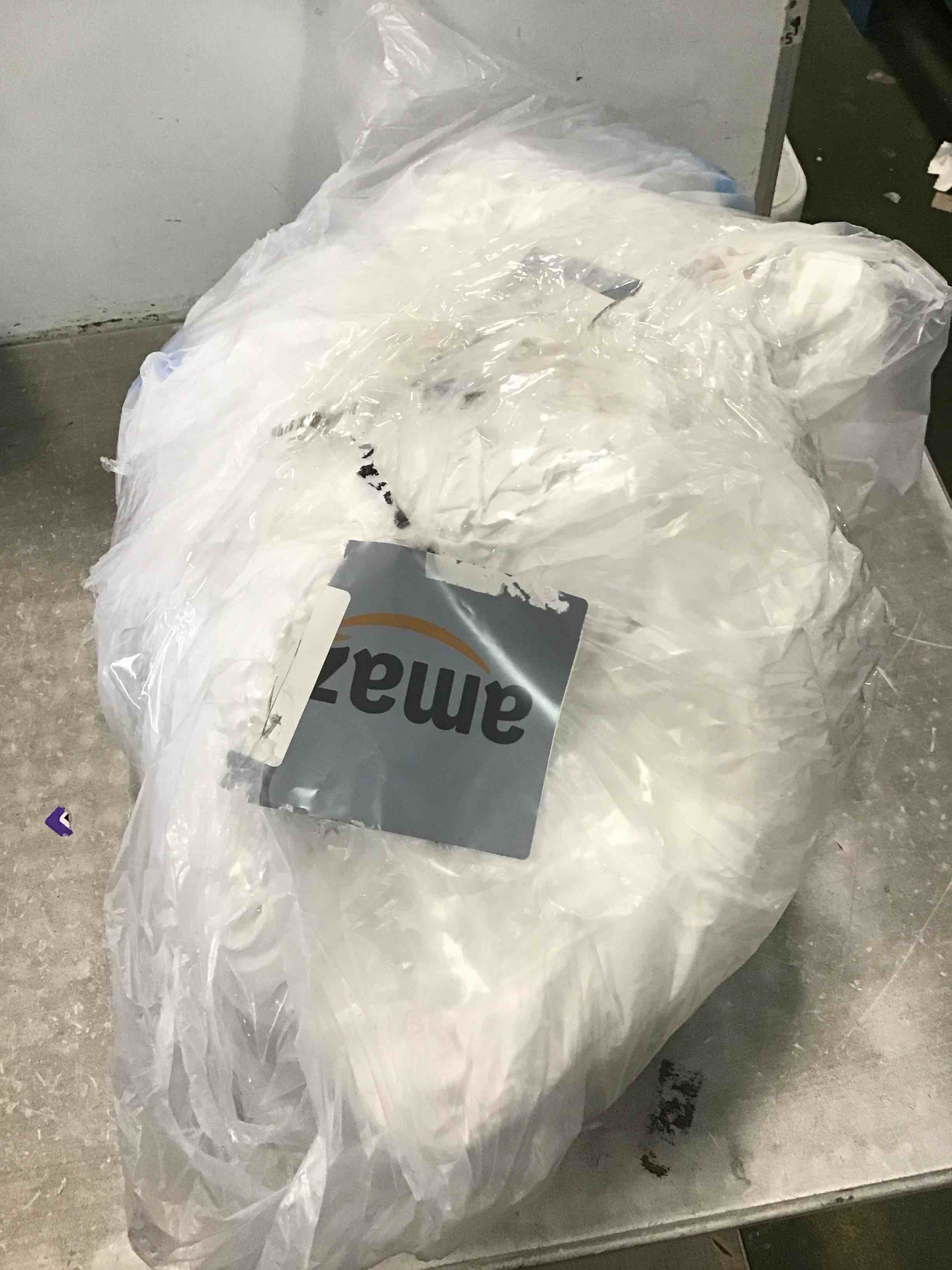 https://s3.amazonaws.com/lotting-images-prod/bidfta/TEA2268851_1745498021378.jpeg