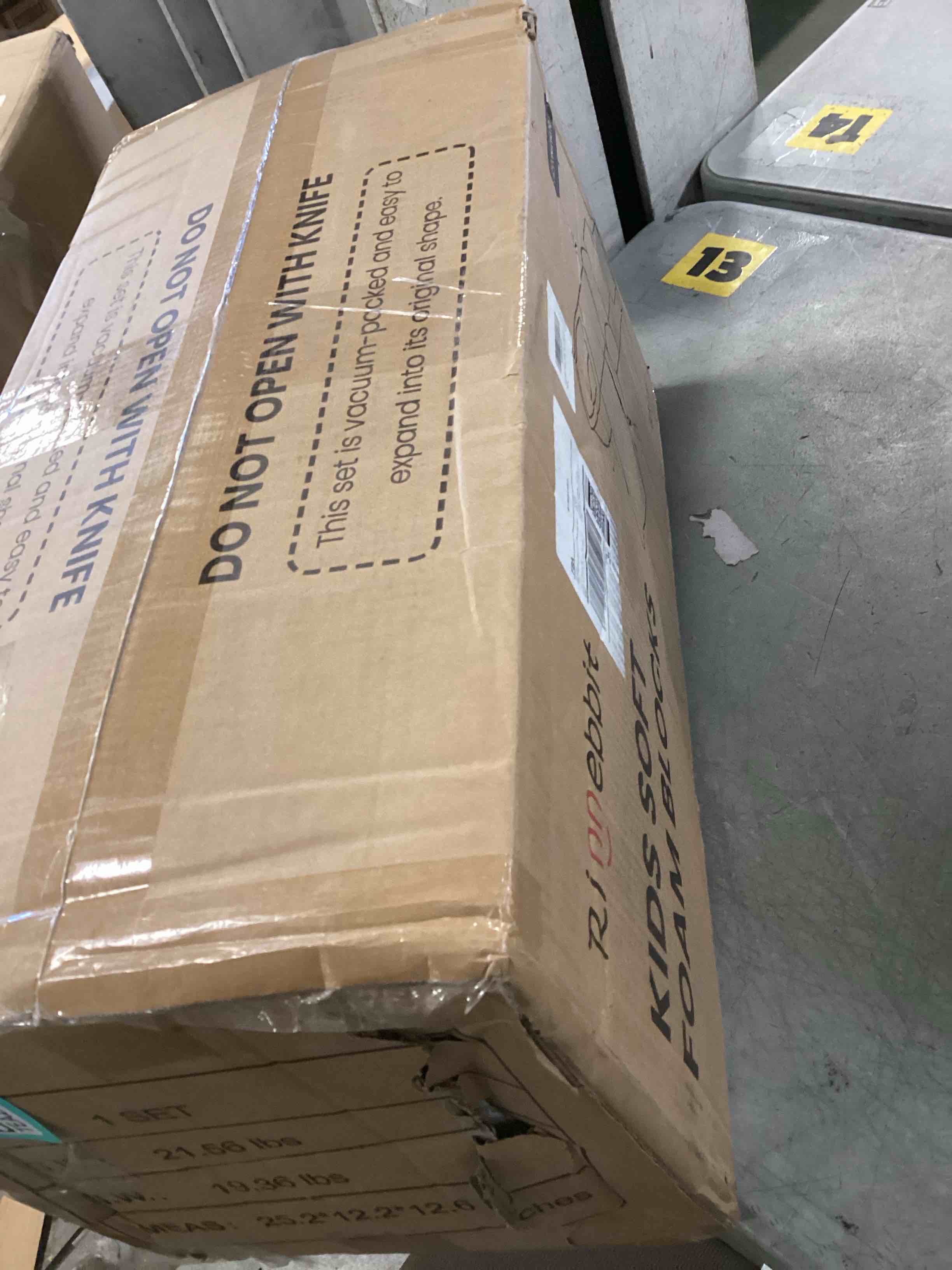 https://s3.amazonaws.com/lotting-images-prod/bidfta/TEA2270091_1744813704946.jpeg