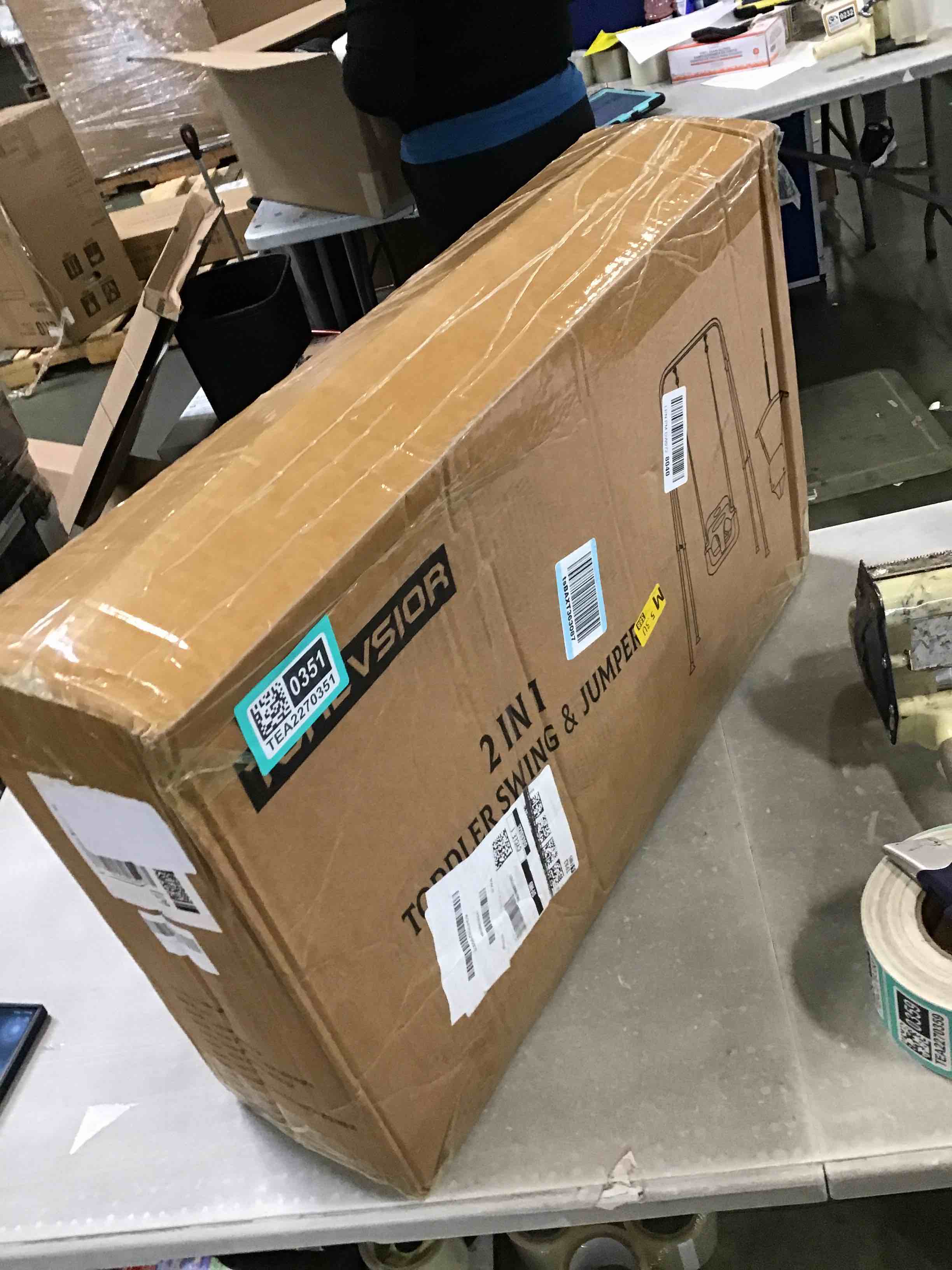 https://s3.amazonaws.com/lotting-images-prod/bidfta/TEA2270351_1744914419385.jpeg