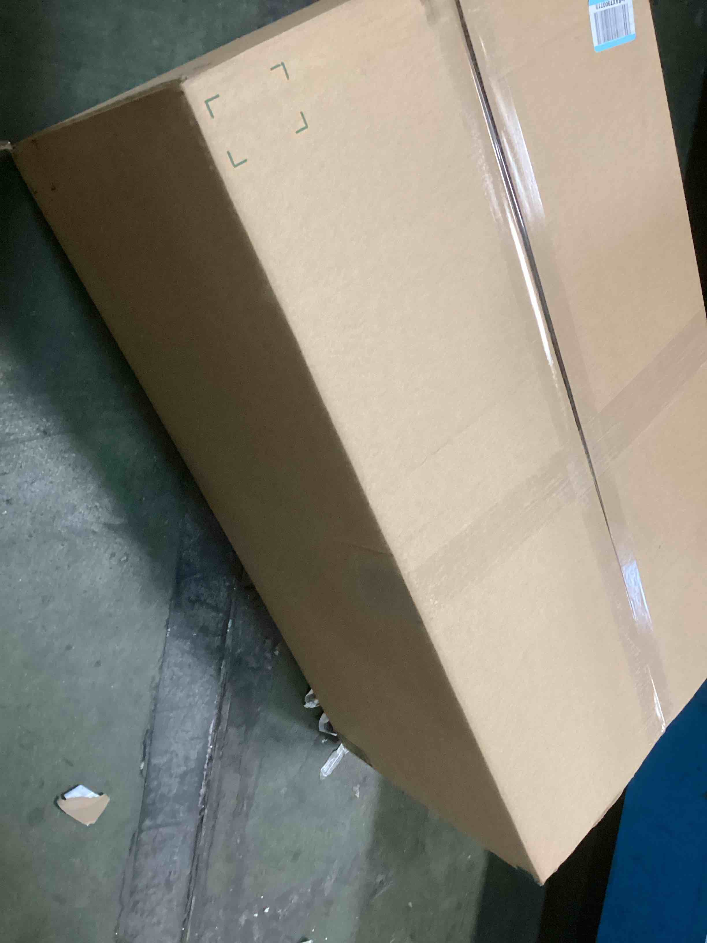 https://s3.amazonaws.com/lotting-images-prod/bidfta/TEA2270700_1745240697081.jpeg