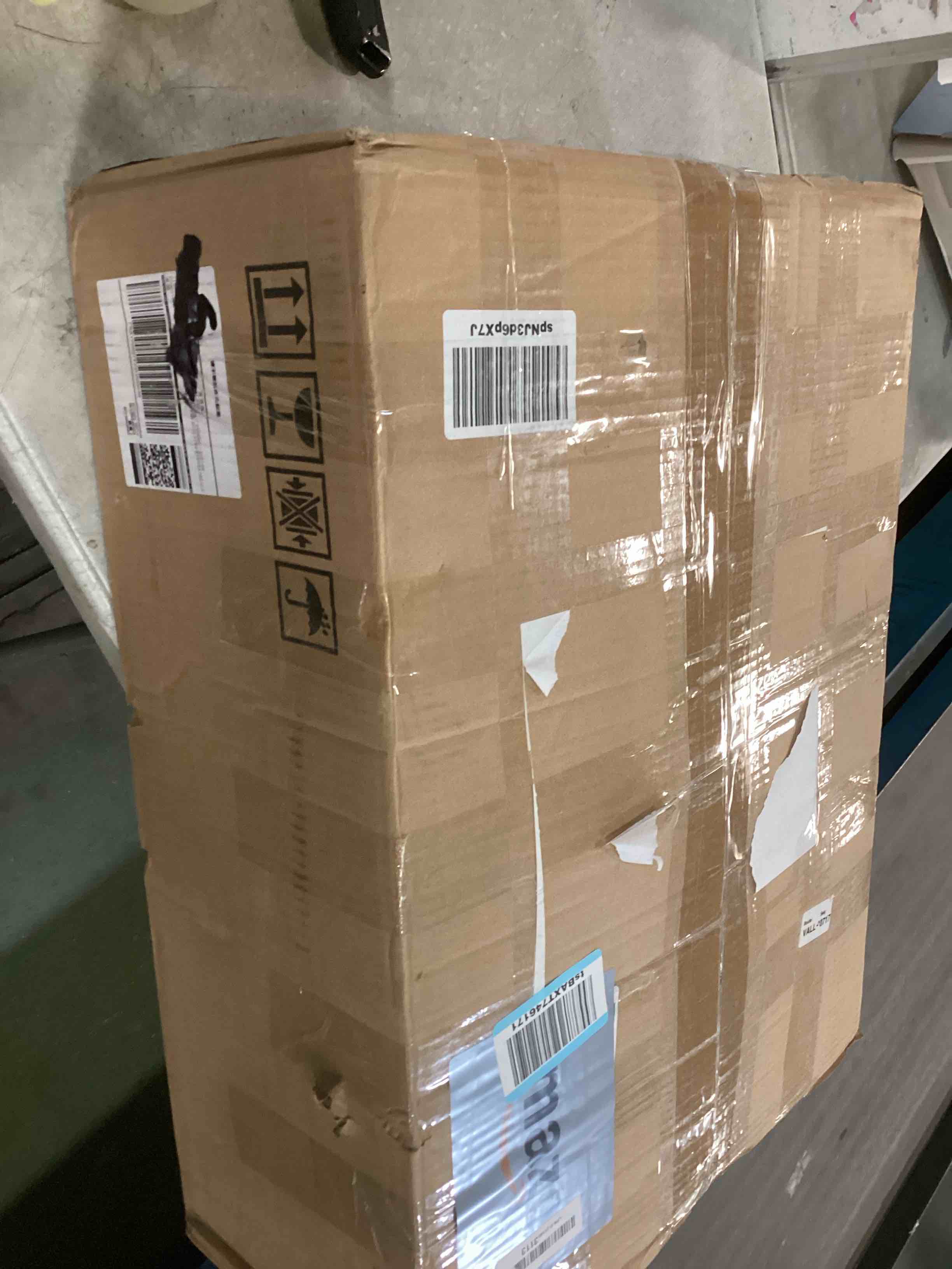 https://s3.amazonaws.com/lotting-images-prod/bidfta/TEA2271337_1745496732815.jpeg