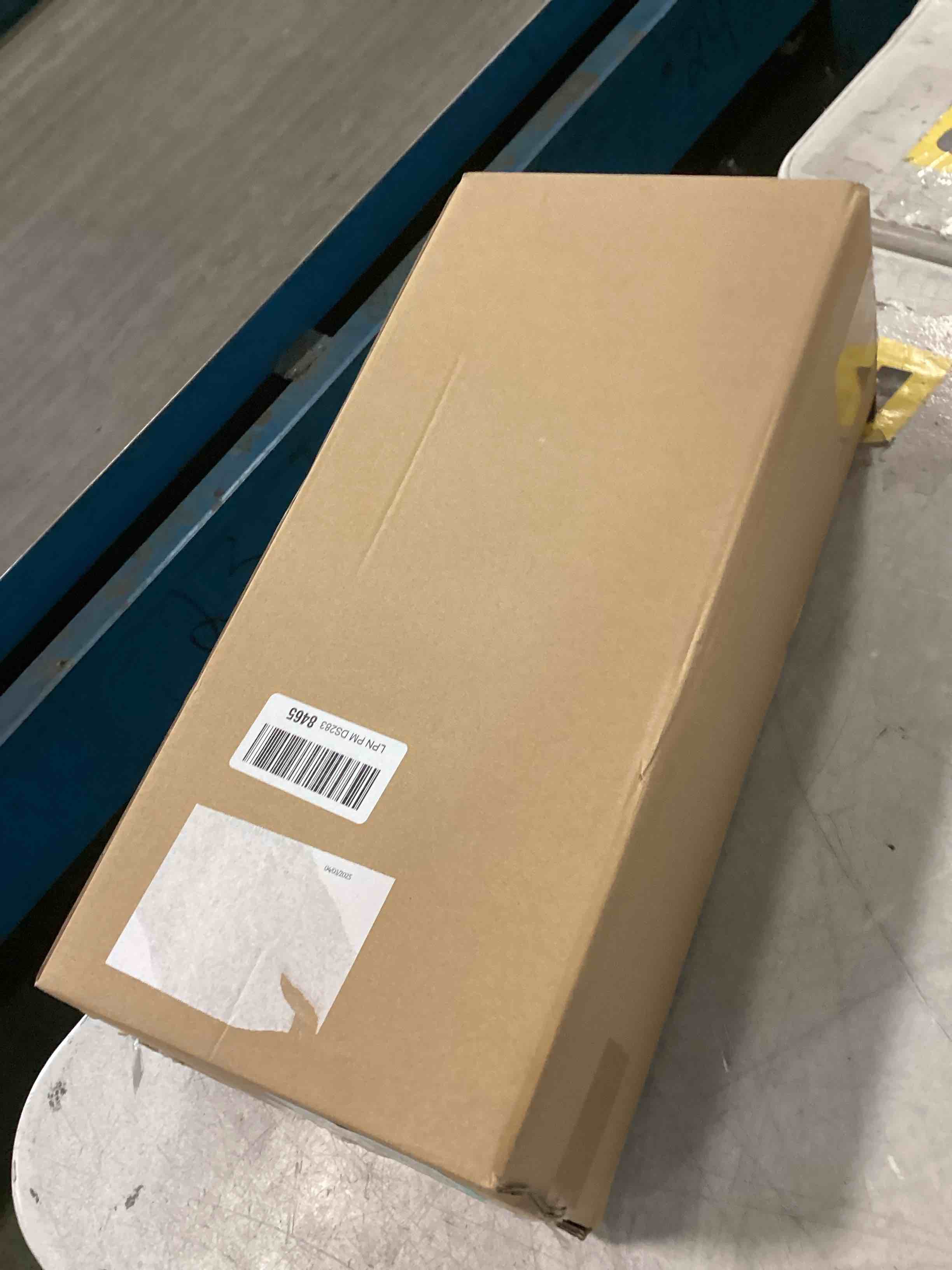 https://s3.amazonaws.com/lotting-images-prod/bidfta/TEA2271910_1746198336732.jpeg