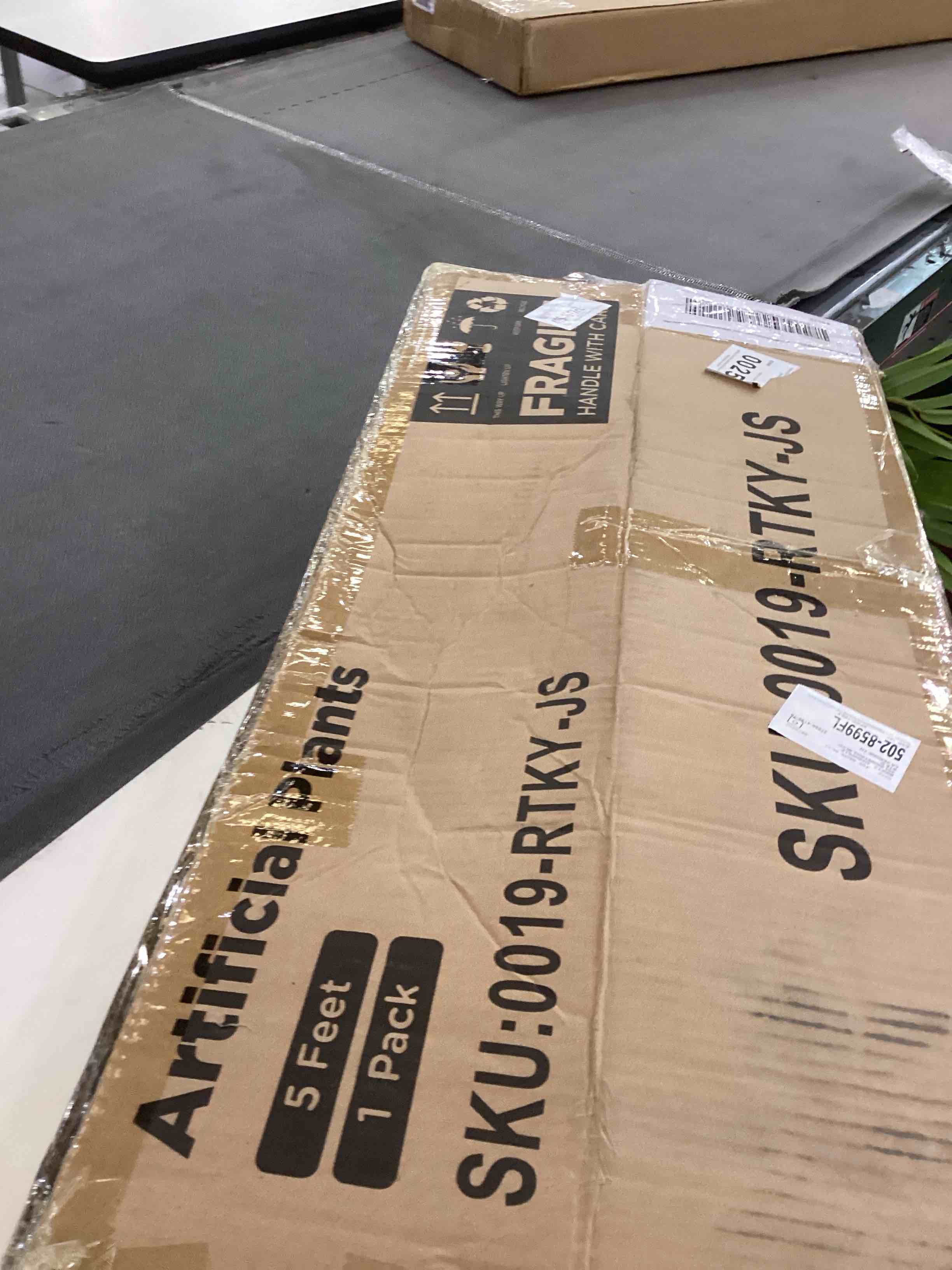 https://s3.amazonaws.com/lotting-images-prod/bidfta/TEA2279331_1756831791049.jpeg