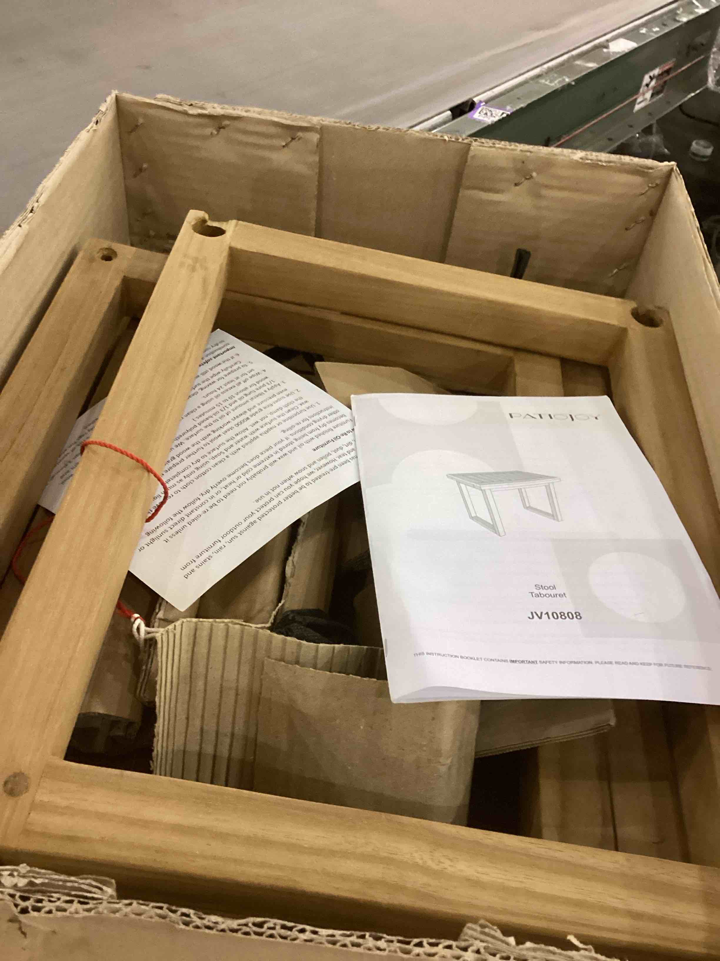 https://s3.amazonaws.com/lotting-images-prod/bidfta/TEA2279474_1756898300877.jpeg