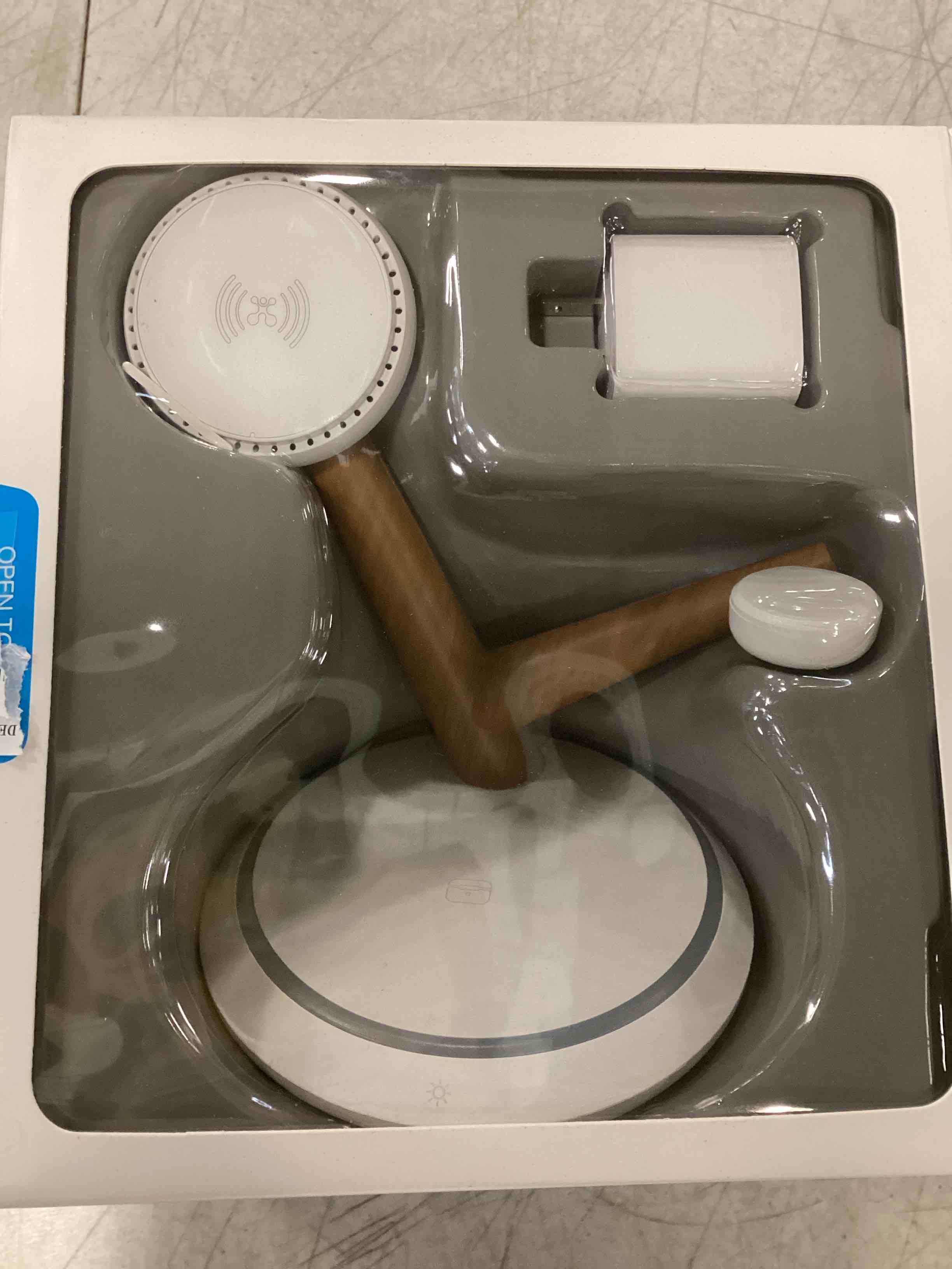 https://s3.amazonaws.com/lotting-images-prod/bidfta/TEA2322210_1747238009997.jpeg