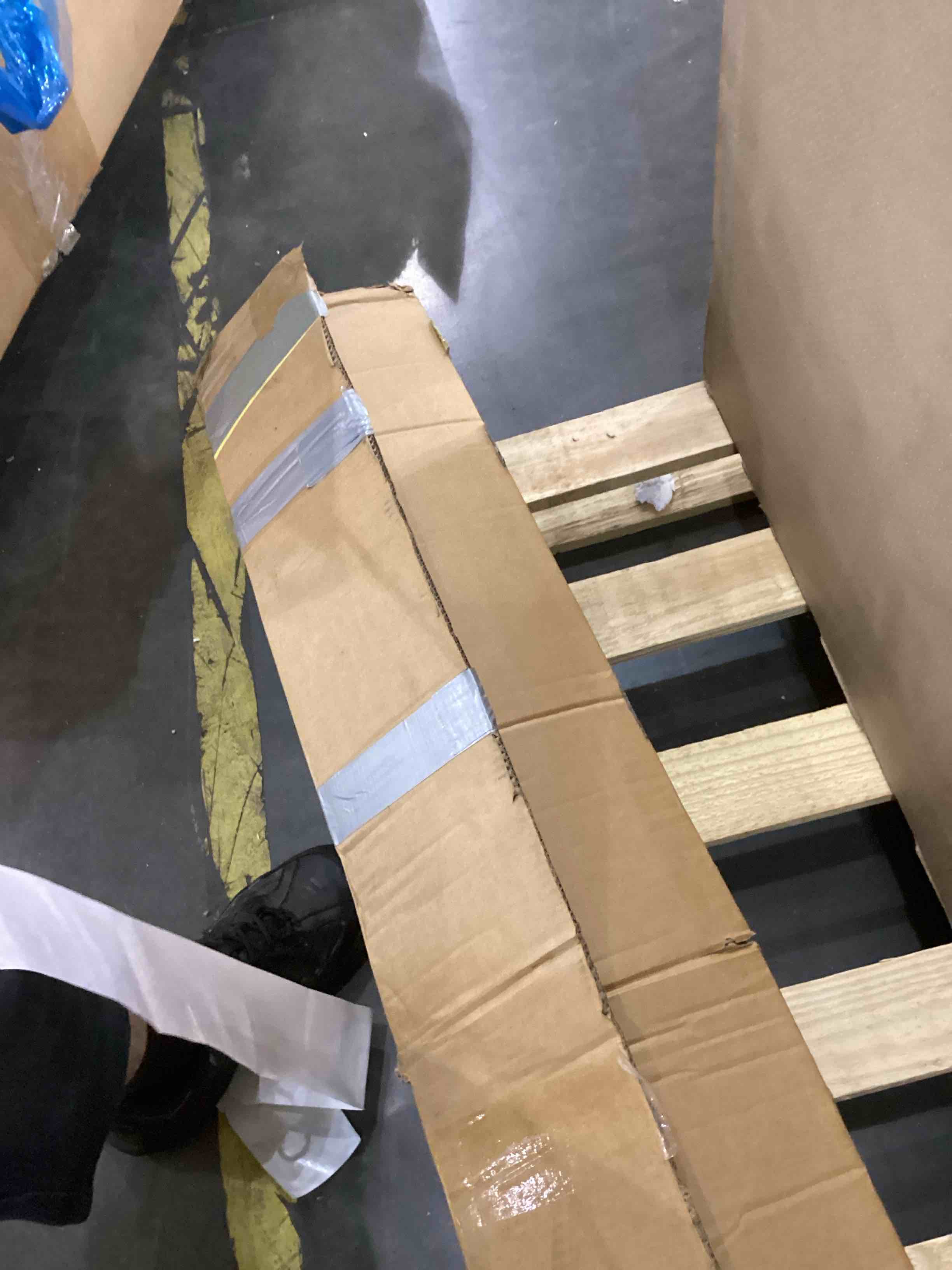 https://s3.amazonaws.com/lotting-images-prod/bidfta/TEA2344235_1752146008314.jpeg