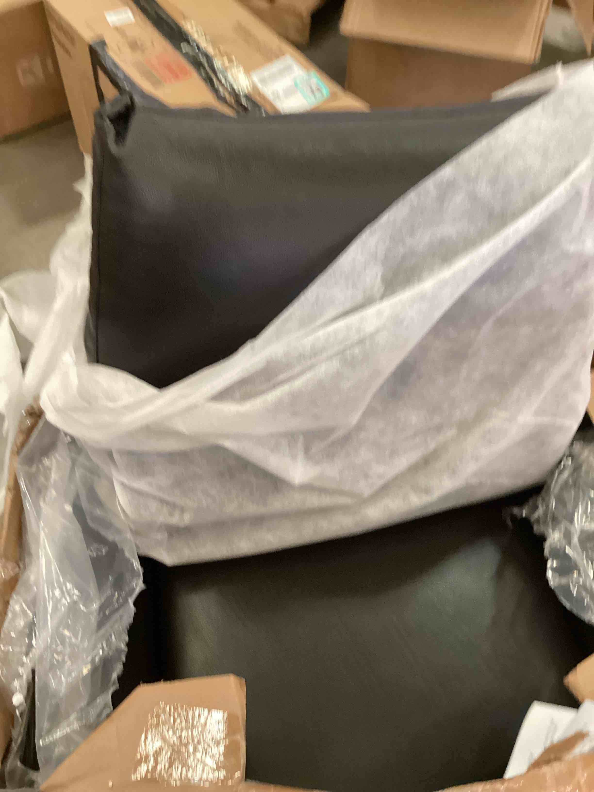 https://s3.amazonaws.com/lotting-images-prod/bidfta/TEA2344493_1752247736169.jpeg