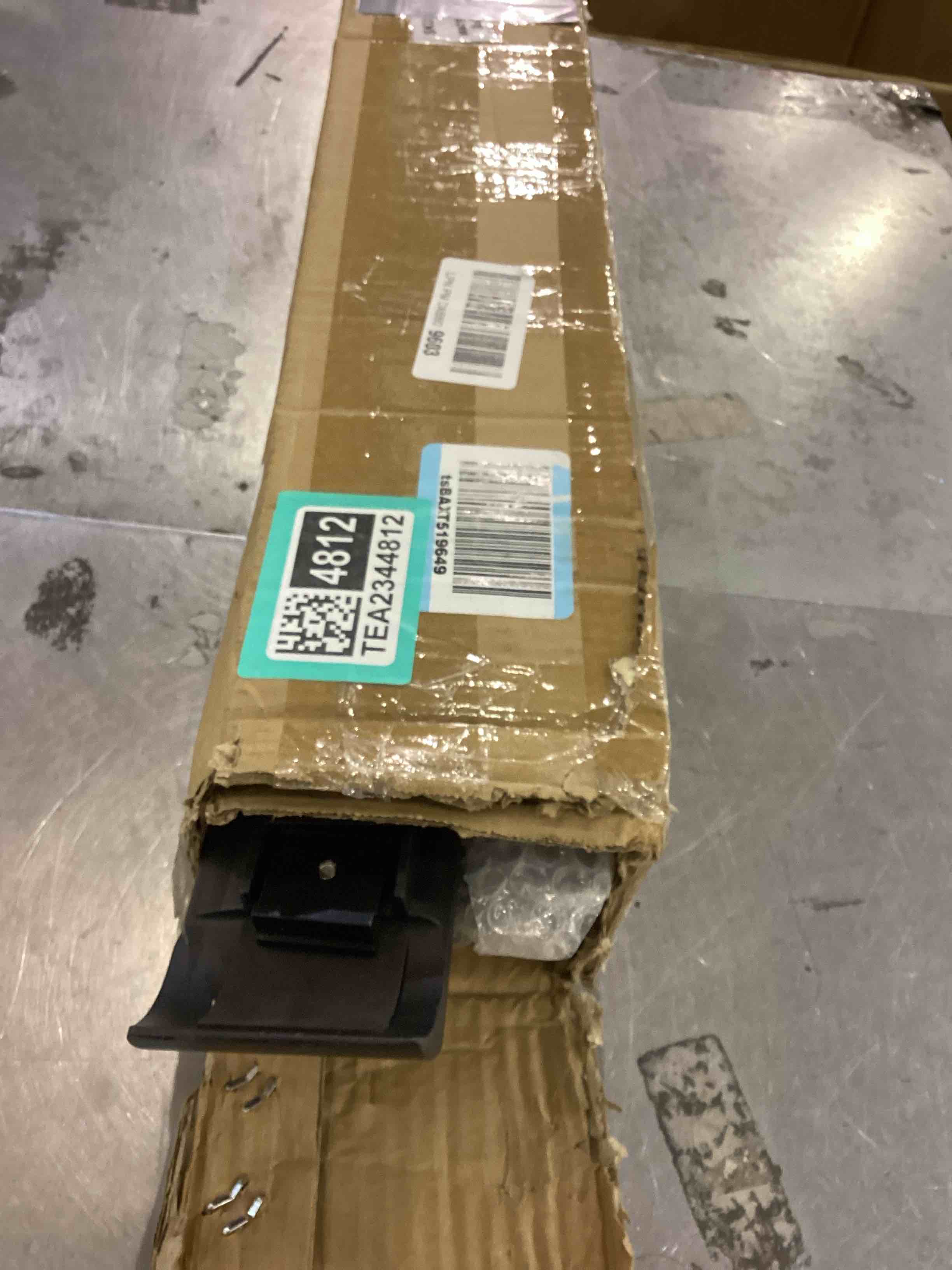 https://s3.amazonaws.com/lotting-images-prod/bidfta/TEA2344812_1752663960984.jpeg