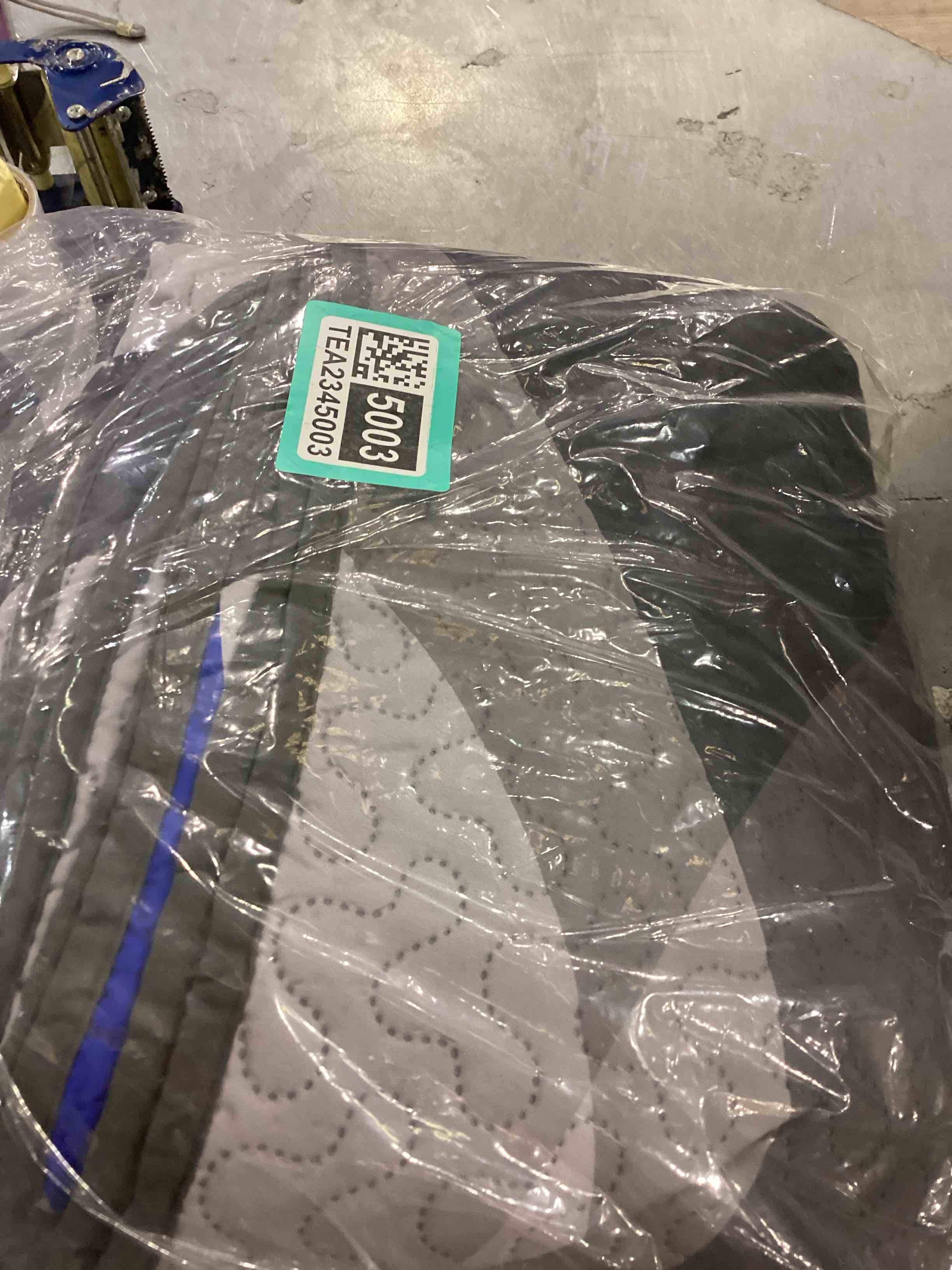 https://s3.amazonaws.com/lotting-images-prod/bidfta/TEA2345003_1752674401645.jpeg