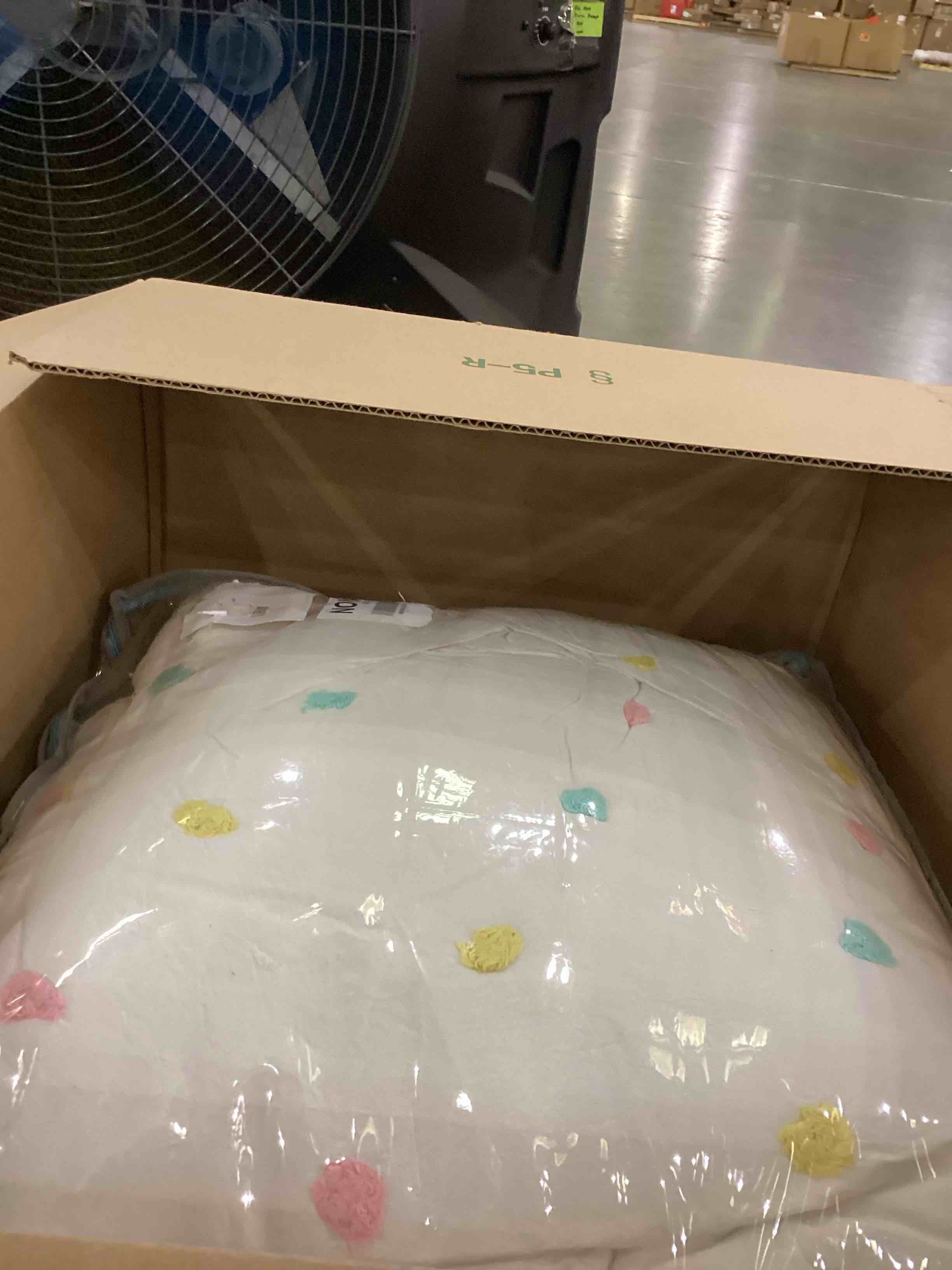 https://s3.amazonaws.com/lotting-images-prod/bidfta/TEA2345520_1752760264817.jpeg