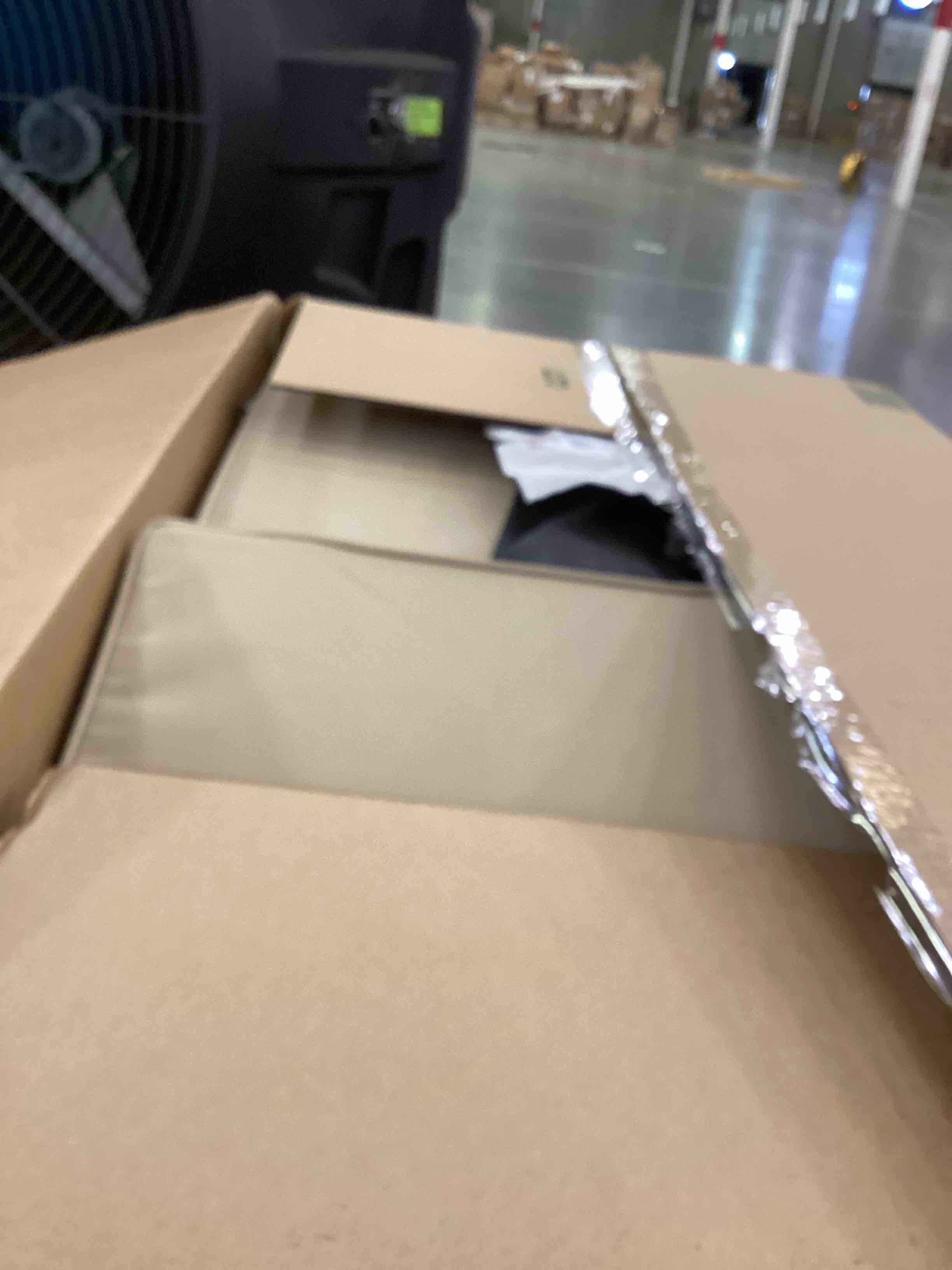 https://s3.amazonaws.com/lotting-images-prod/bidfta/TEA2345629_1752766291993.jpeg