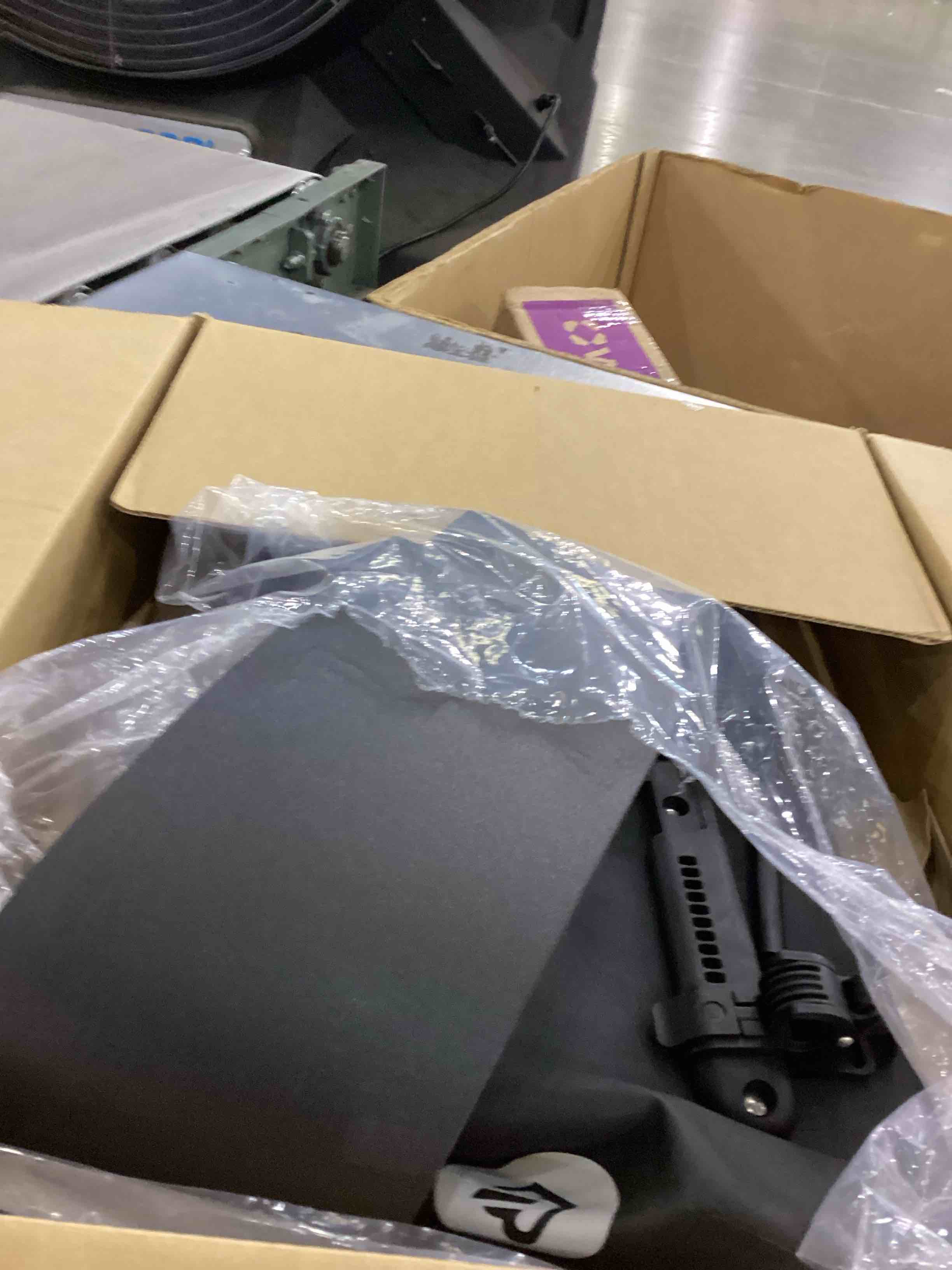 https://s3.amazonaws.com/lotting-images-prod/bidfta/TEA2346003_1752841744383.jpeg