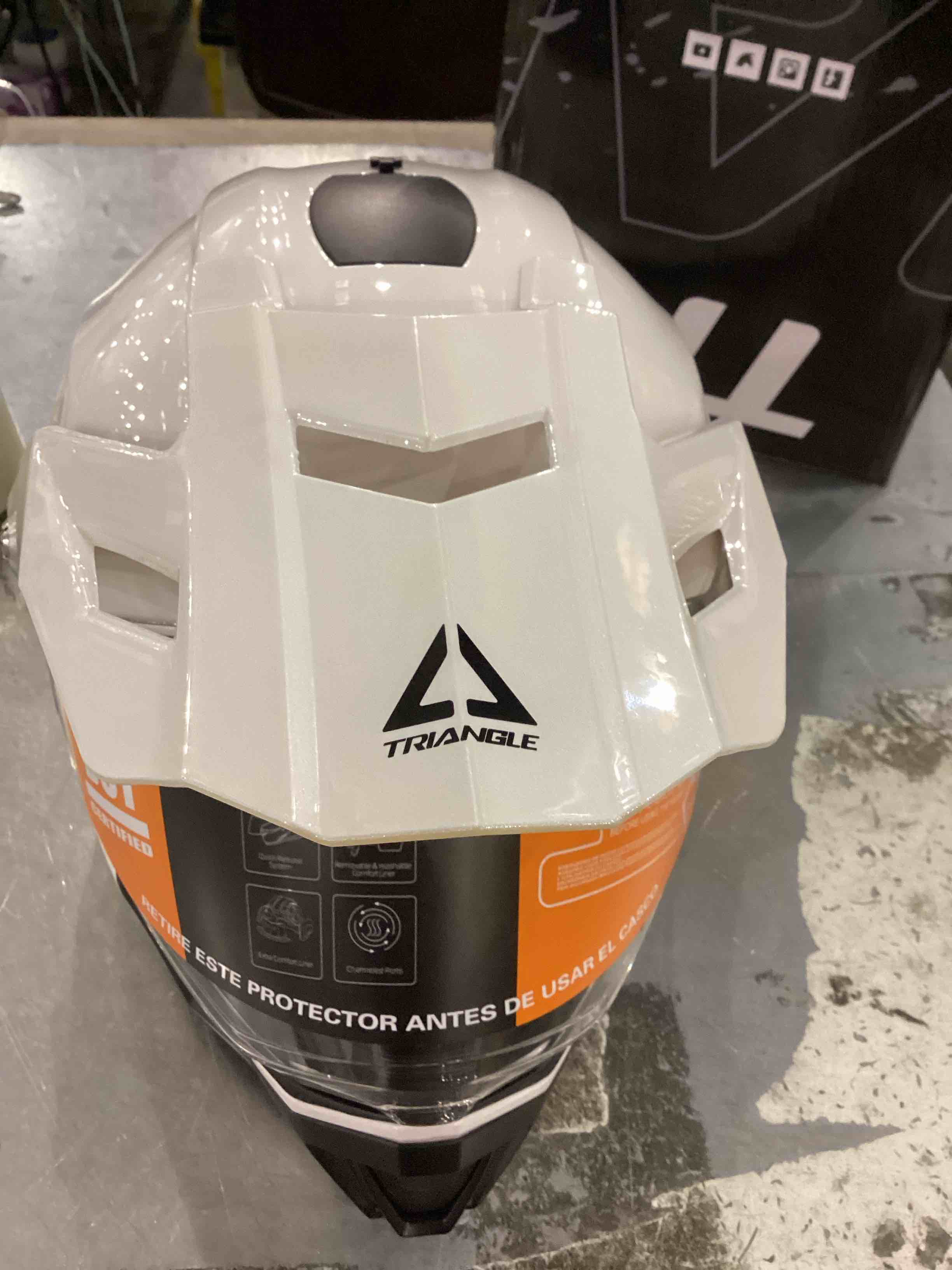 https://s3.amazonaws.com/lotting-images-prod/bidfta/TEA2346005_1752841505073.jpeg