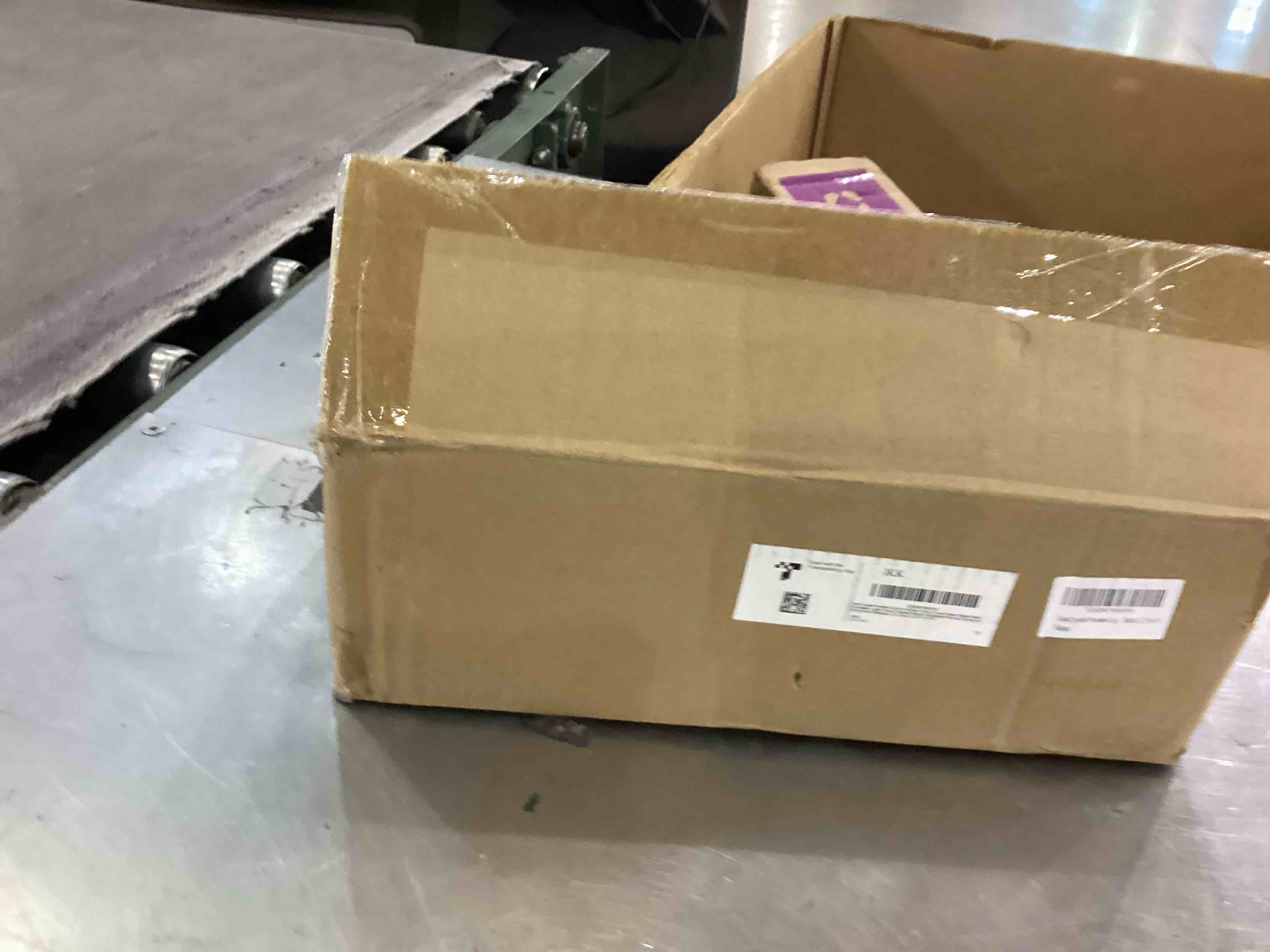 https://s3.amazonaws.com/lotting-images-prod/bidfta/TEA2346017_1752842998331.jpeg