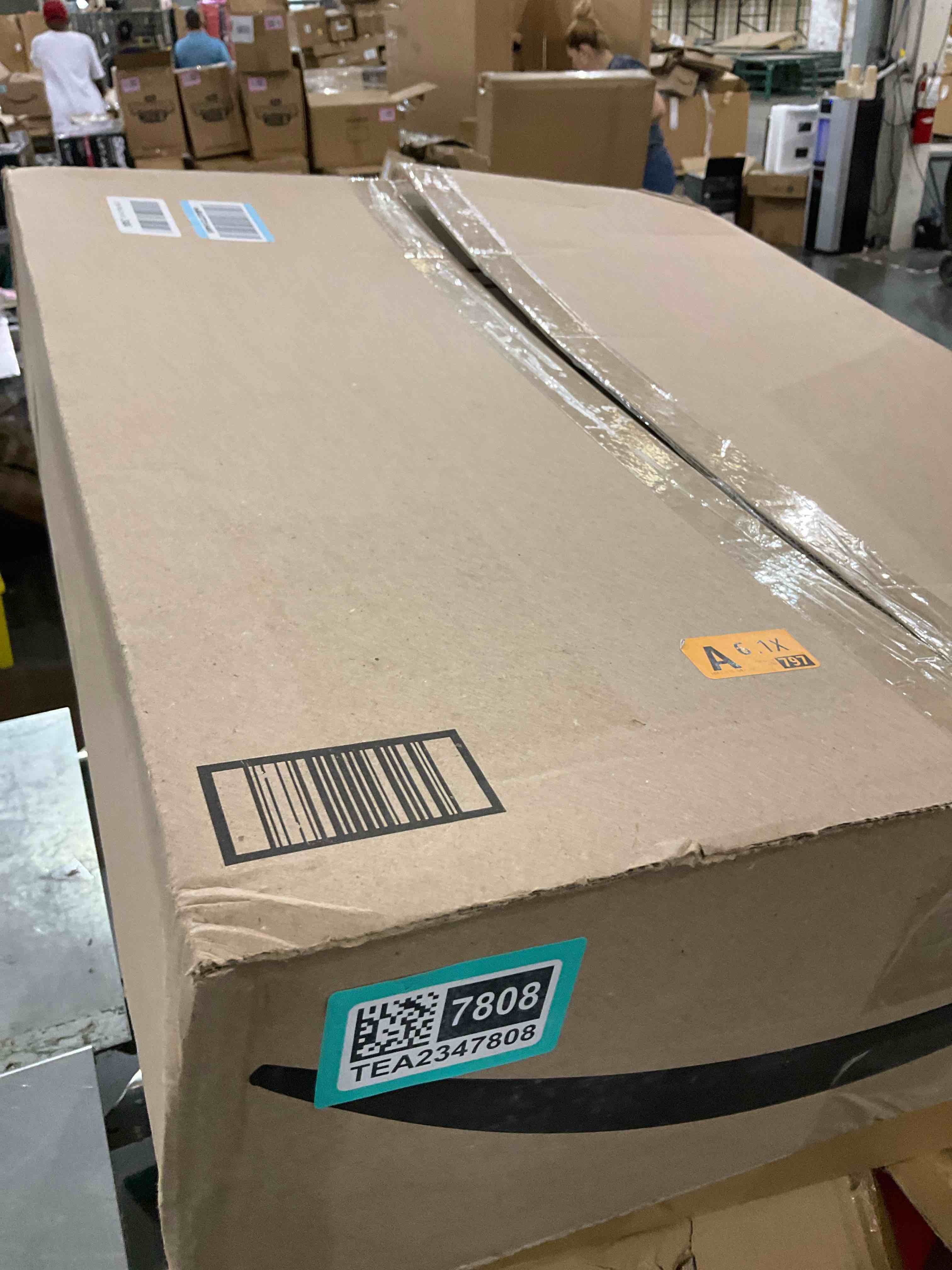 https://s3.amazonaws.com/lotting-images-prod/bidfta/TEA2347808_1751382809449.jpeg