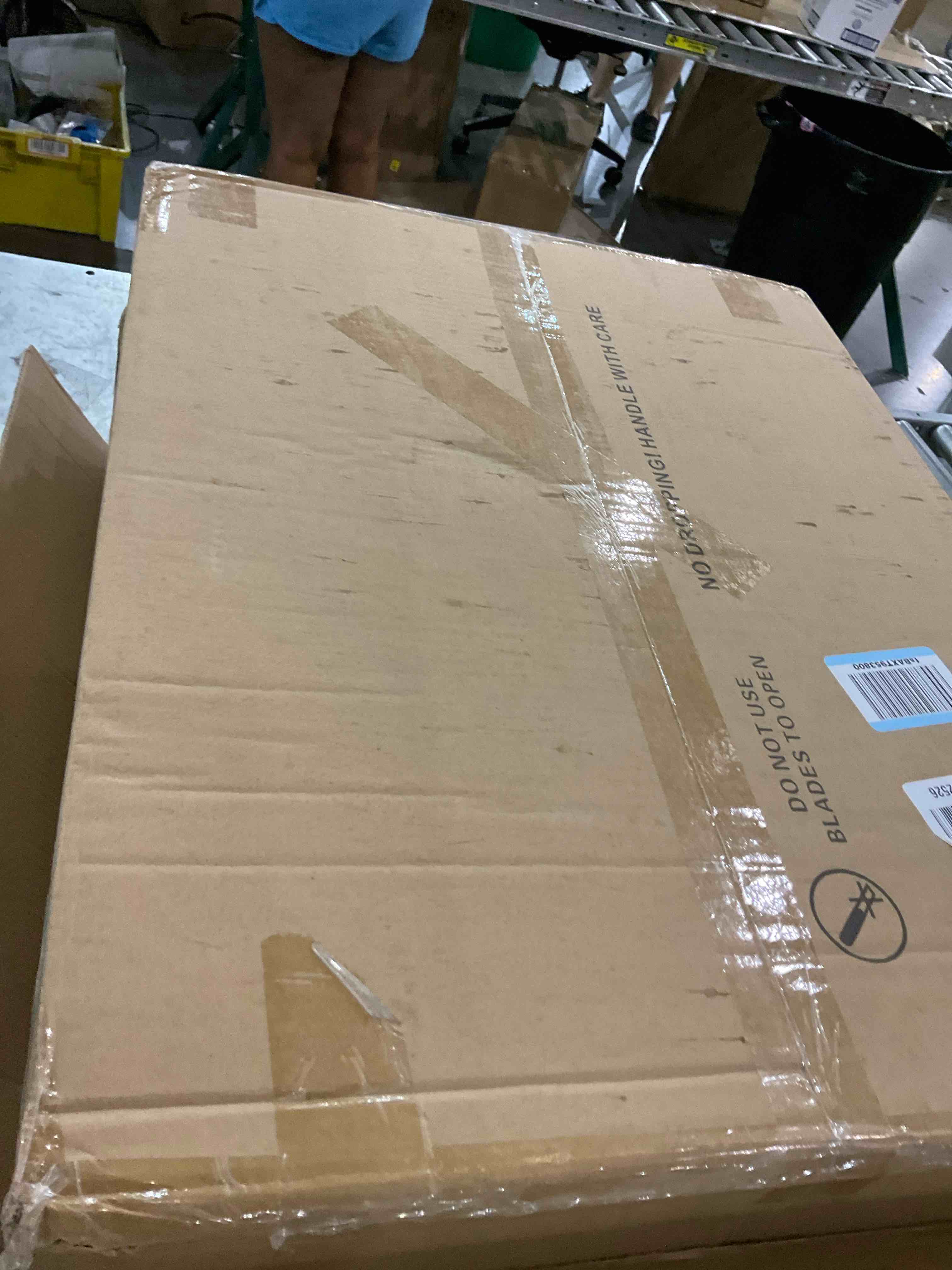 https://s3.amazonaws.com/lotting-images-prod/bidfta/TEA2347825_1751381034782.jpeg