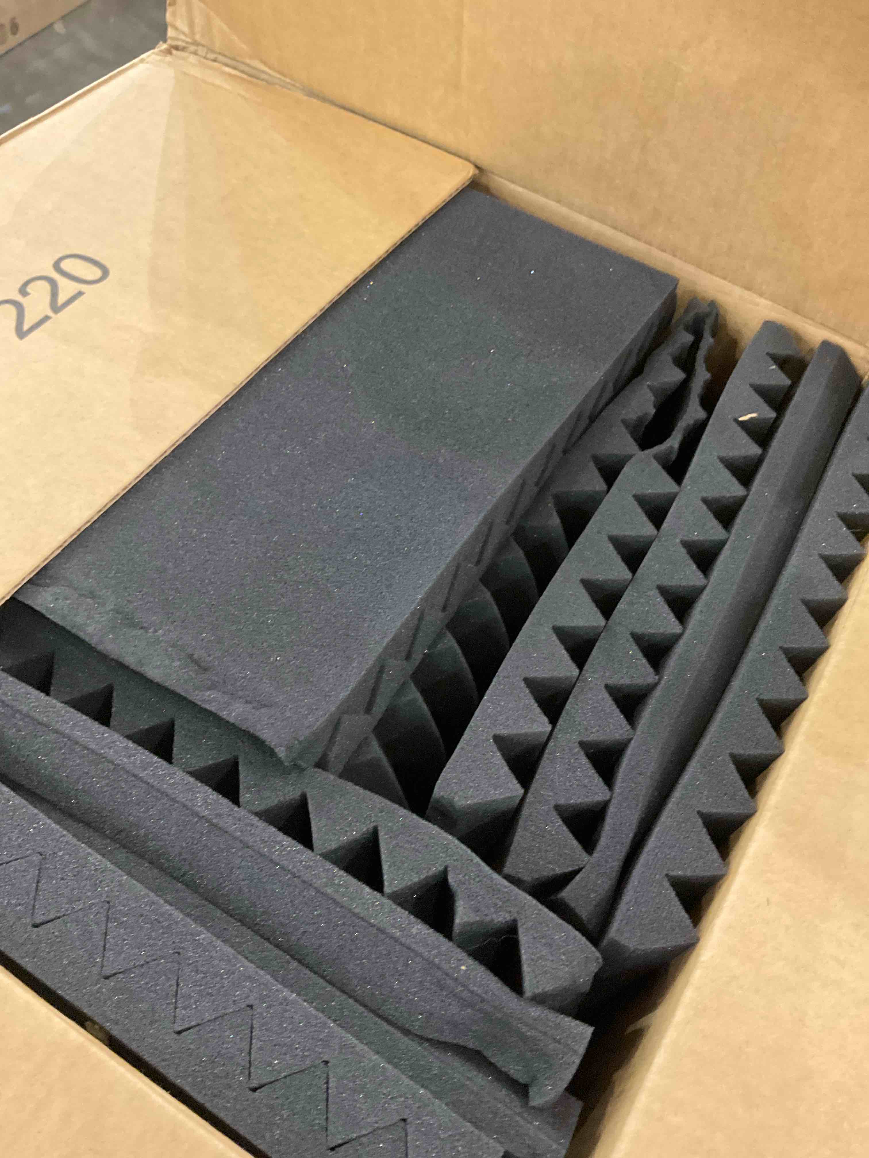 https://s3.amazonaws.com/lotting-images-prod/bidfta/TEA2348108_1751389092717.jpeg