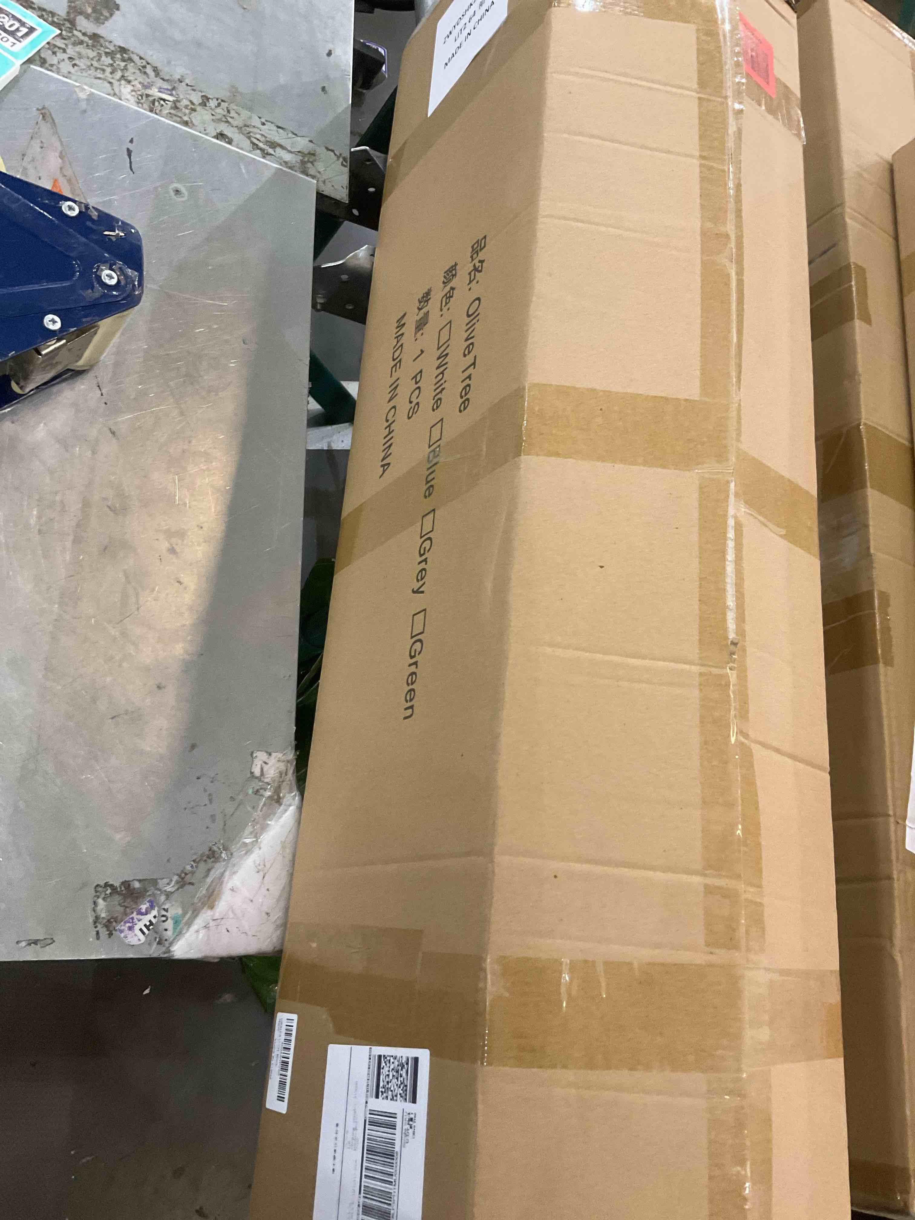 https://s3.amazonaws.com/lotting-images-prod/bidfta/TEA2350592_1750691383596.jpeg