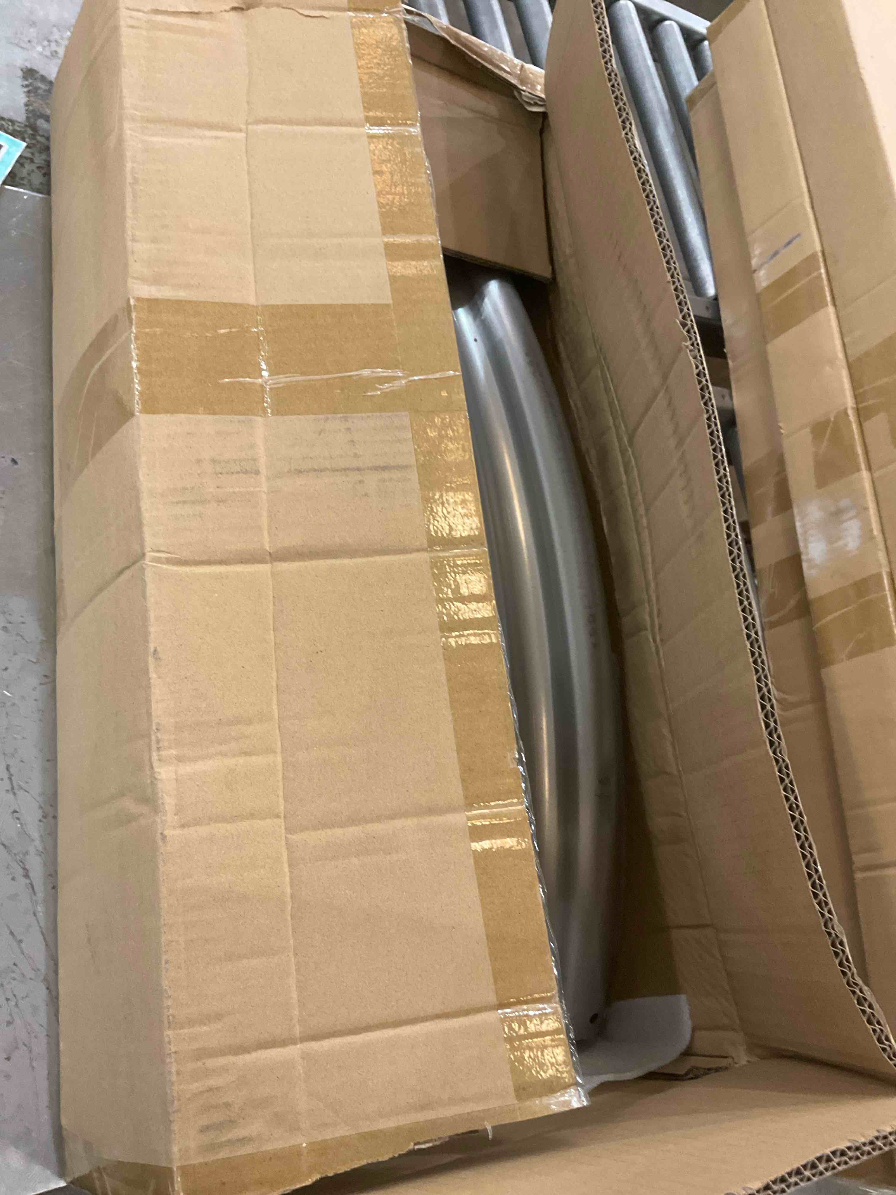 https://s3.amazonaws.com/lotting-images-prod/bidfta/TEA2350604_1750691741457.jpeg